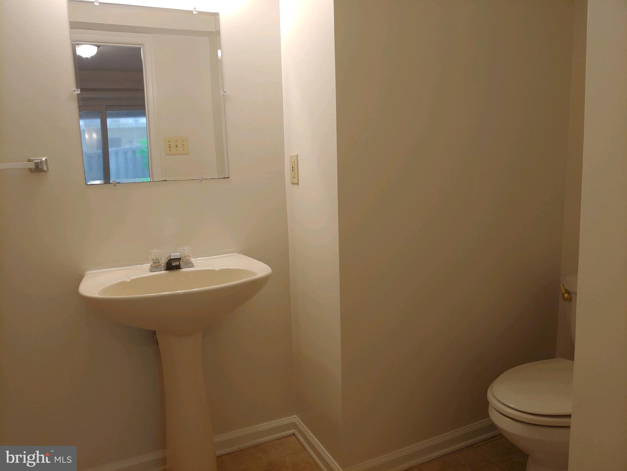 LONDON TOWN WEST - Residential Lease