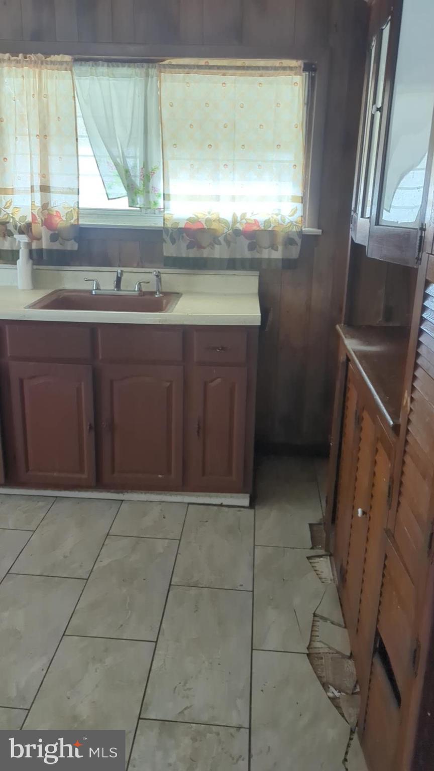 PHILADELPHIA (NORTHEAST) - Residential