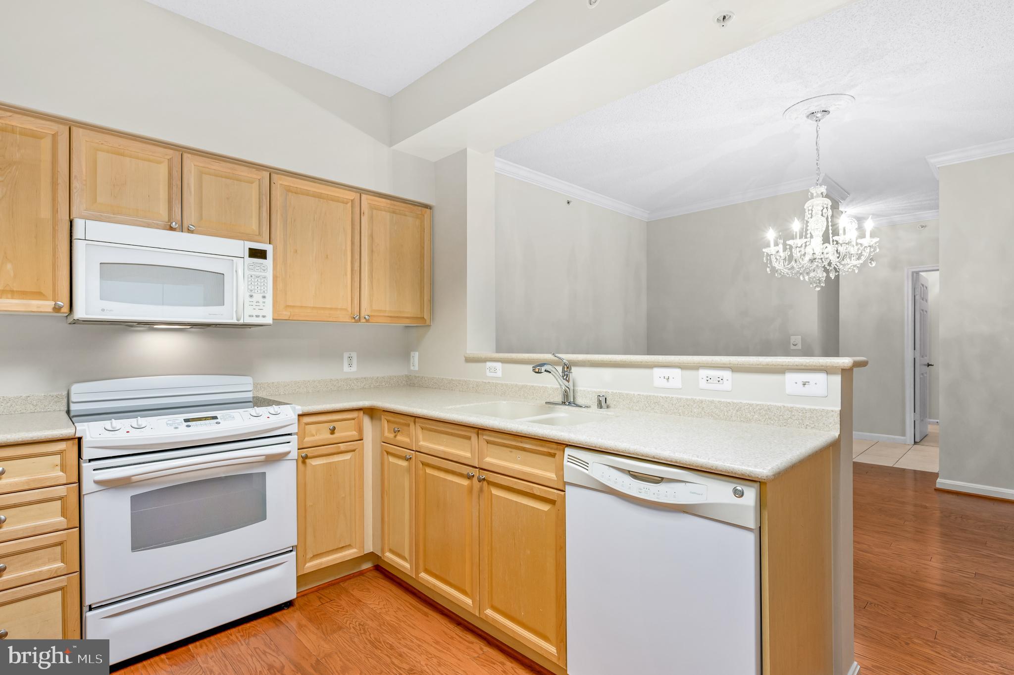 LANSDOWNE WOODS - Residential Lease