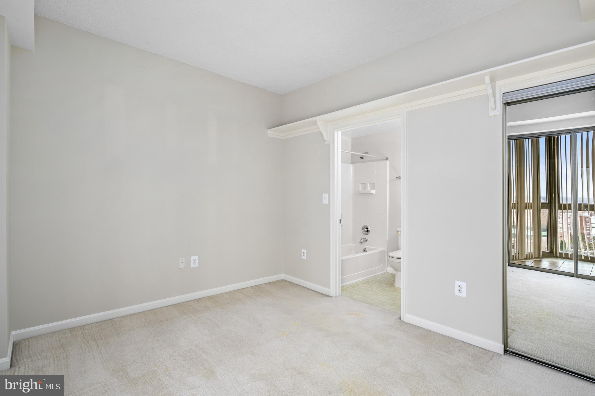 LANSDOWNE WOODS - Residential Lease