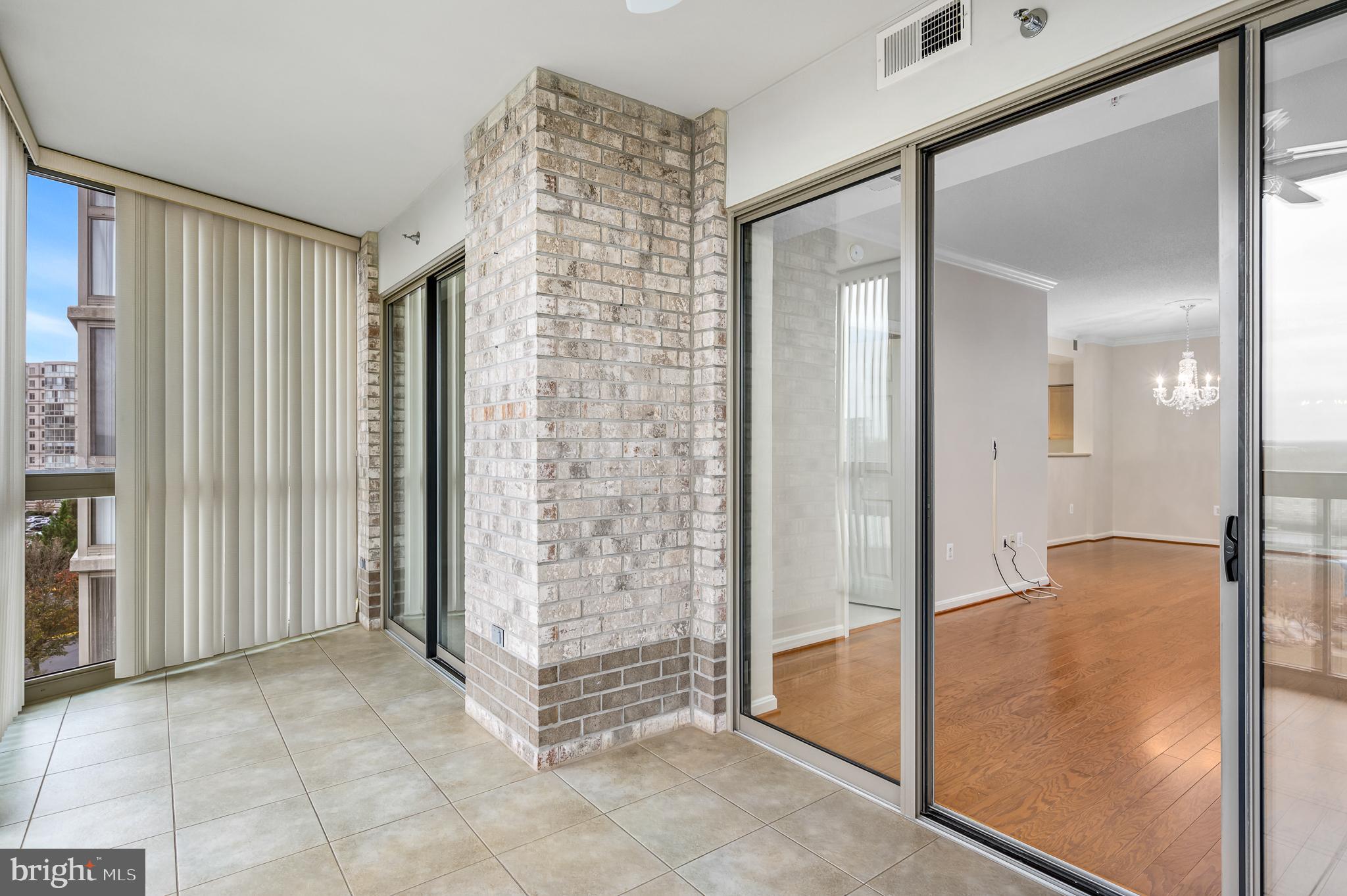 LANSDOWNE WOODS - Residential Lease