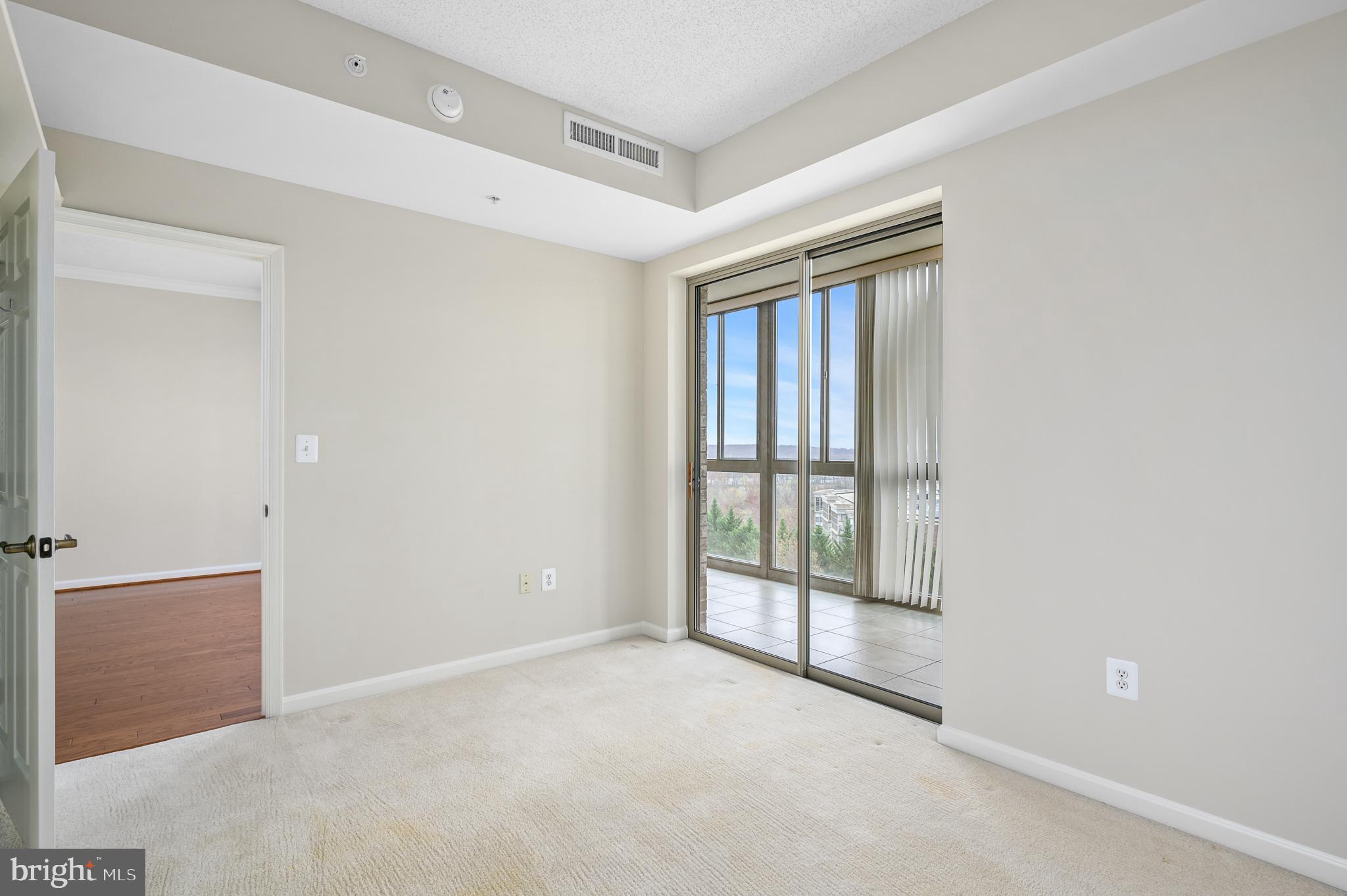 LANSDOWNE WOODS - Residential Lease