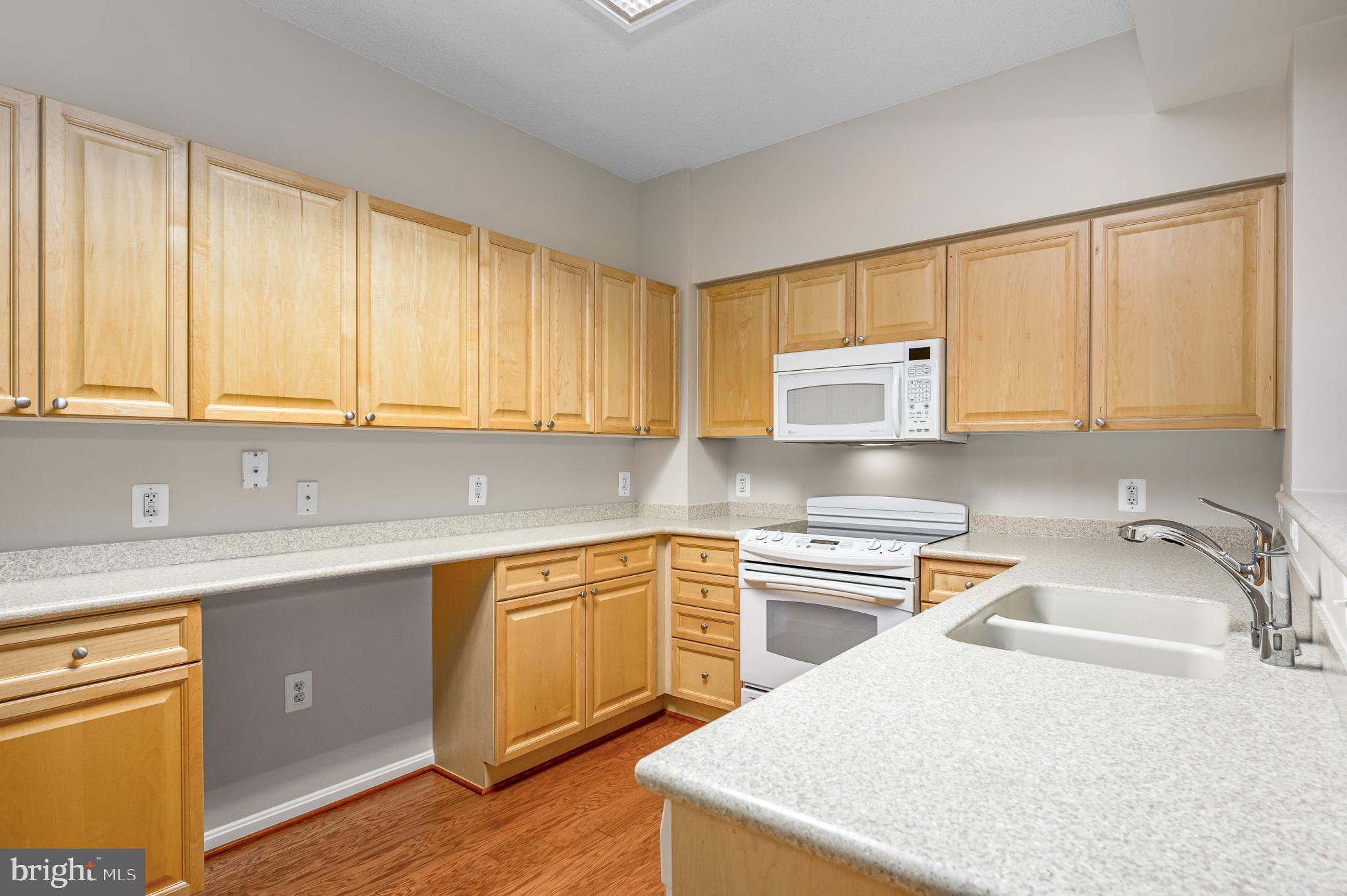 LANSDOWNE WOODS - Residential Lease