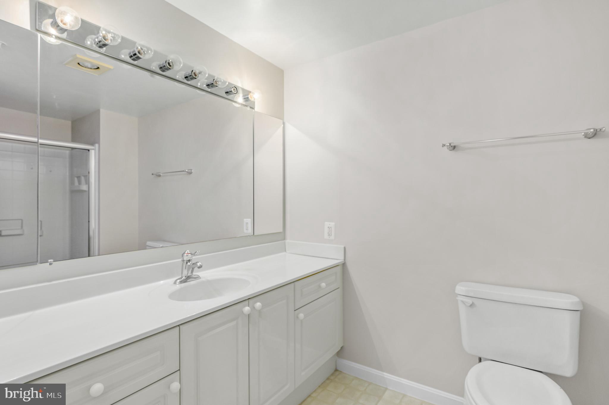 LANSDOWNE WOODS - Residential Lease