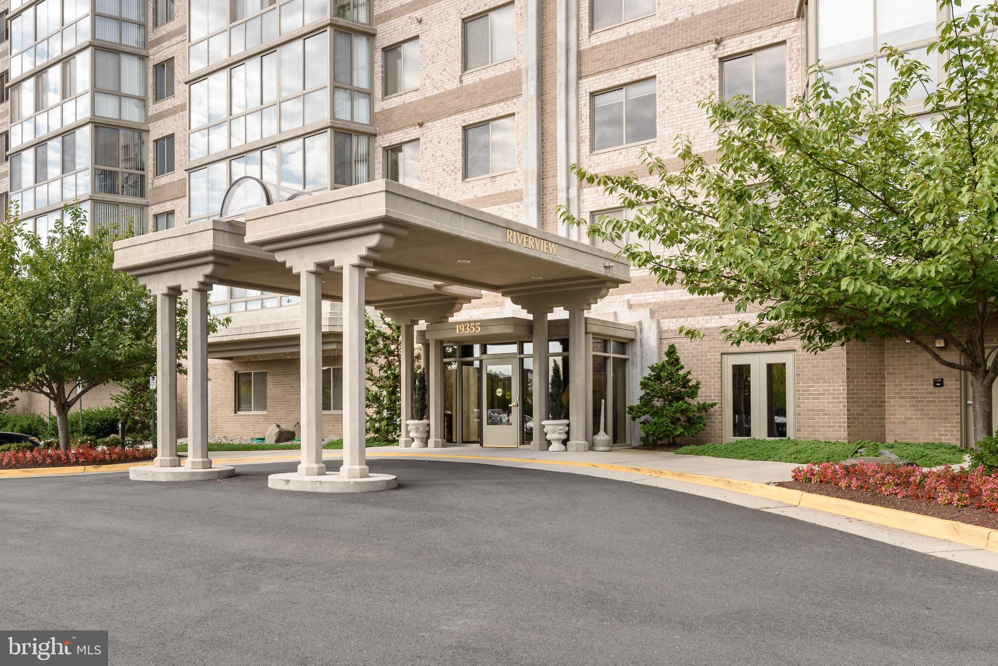 LANSDOWNE WOODS - Residential Lease