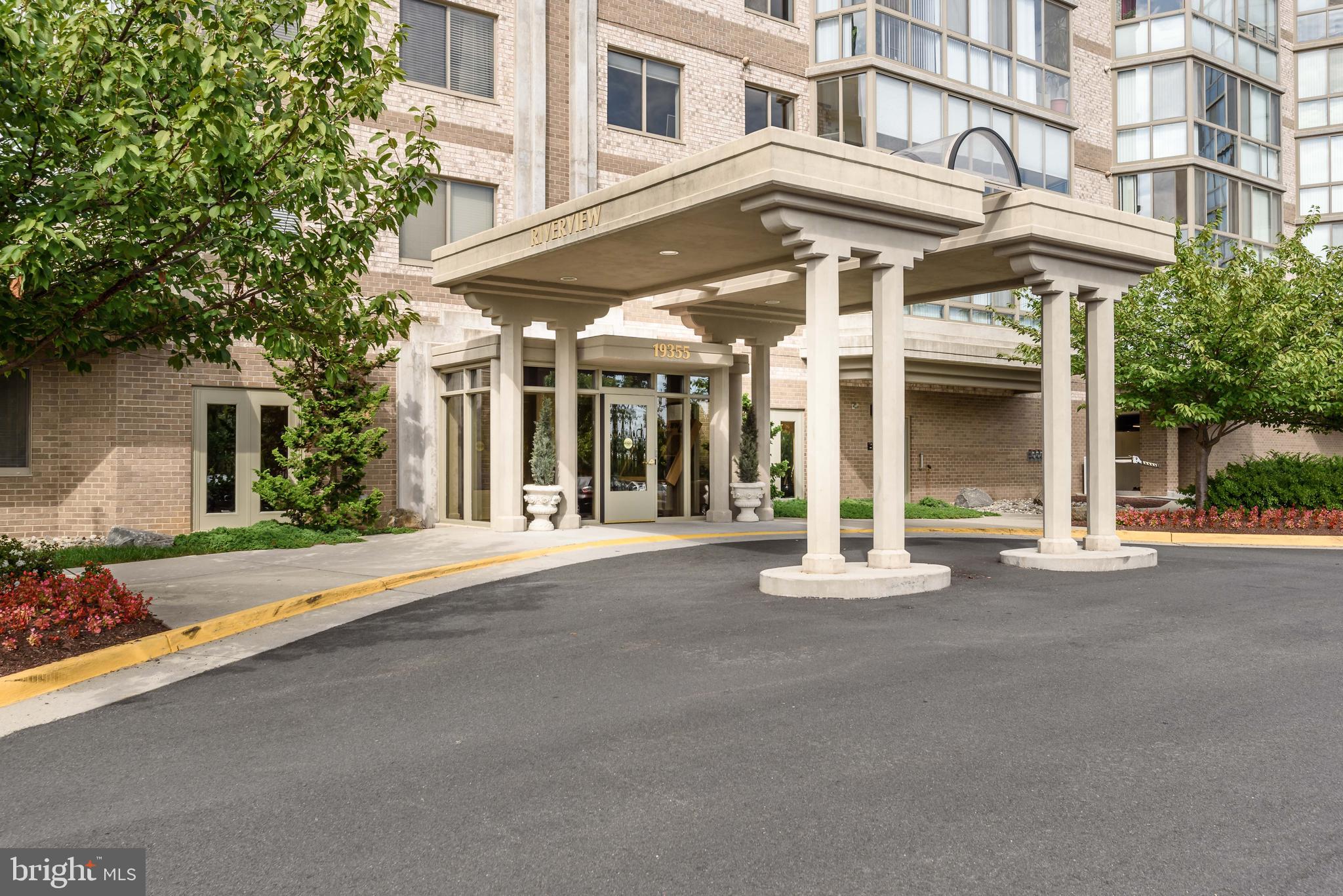 LANSDOWNE WOODS - Residential Lease