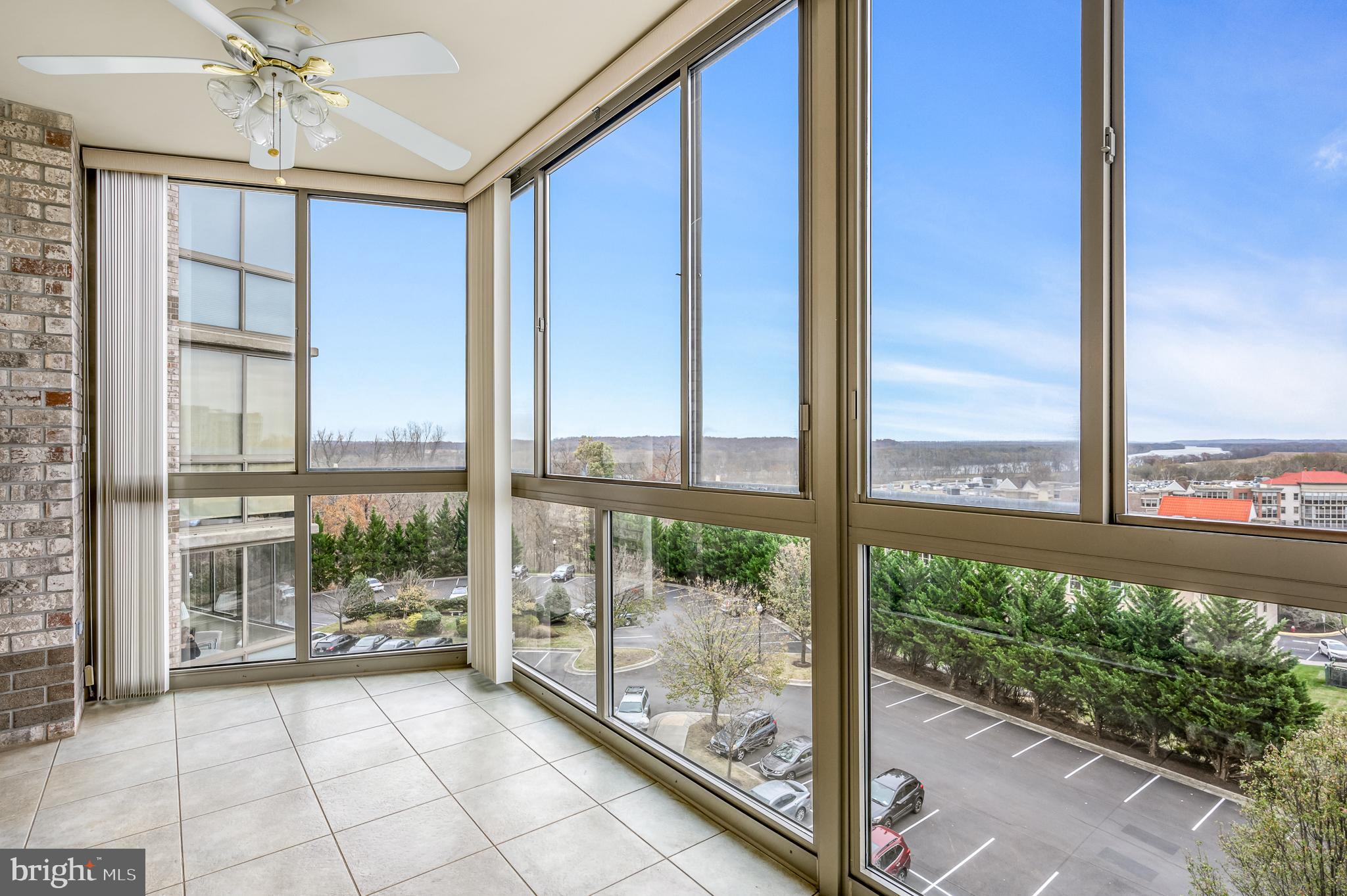 LANSDOWNE WOODS - Residential Lease