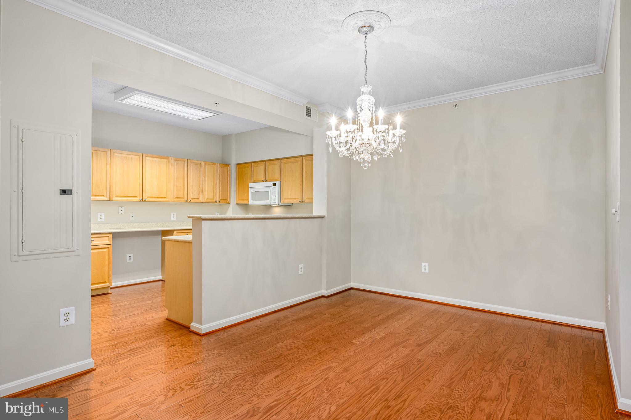 LANSDOWNE WOODS - Residential Lease