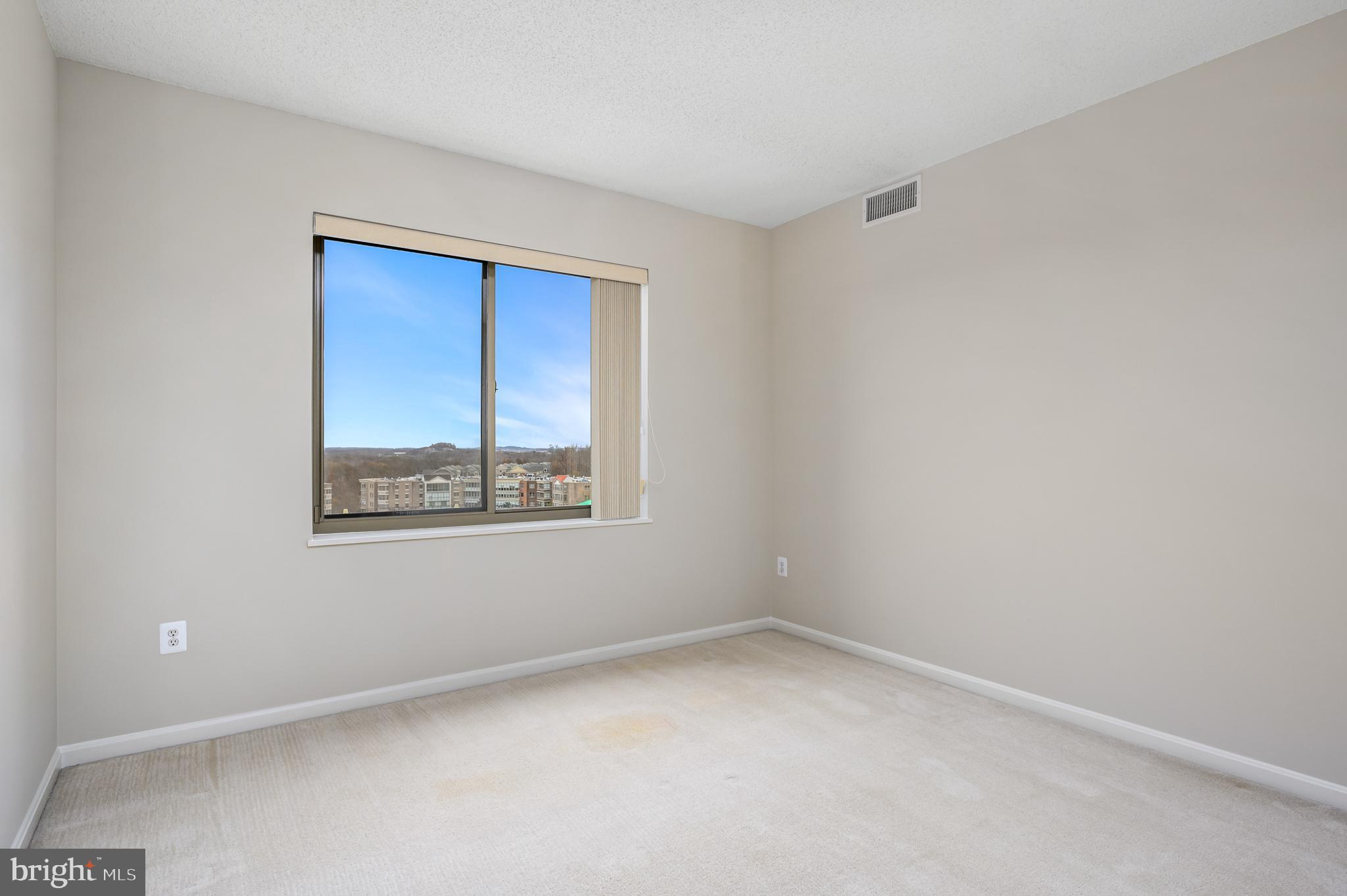 LANSDOWNE WOODS - Residential Lease