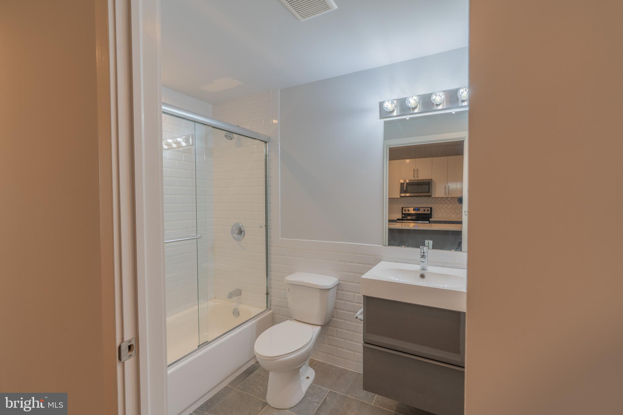 OLDE KENSINGTON - Residential Lease