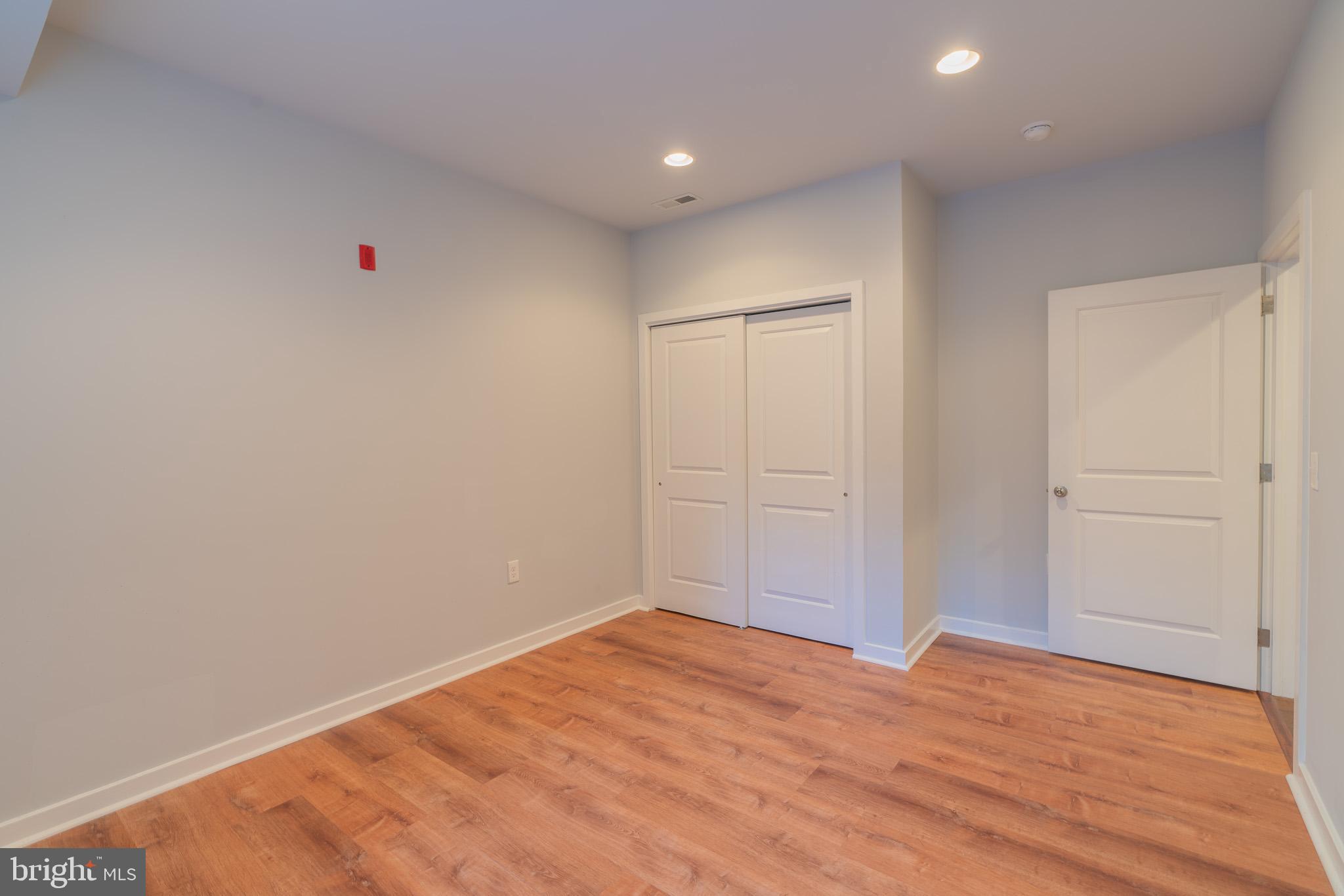 OLDE KENSINGTON - Residential Lease
