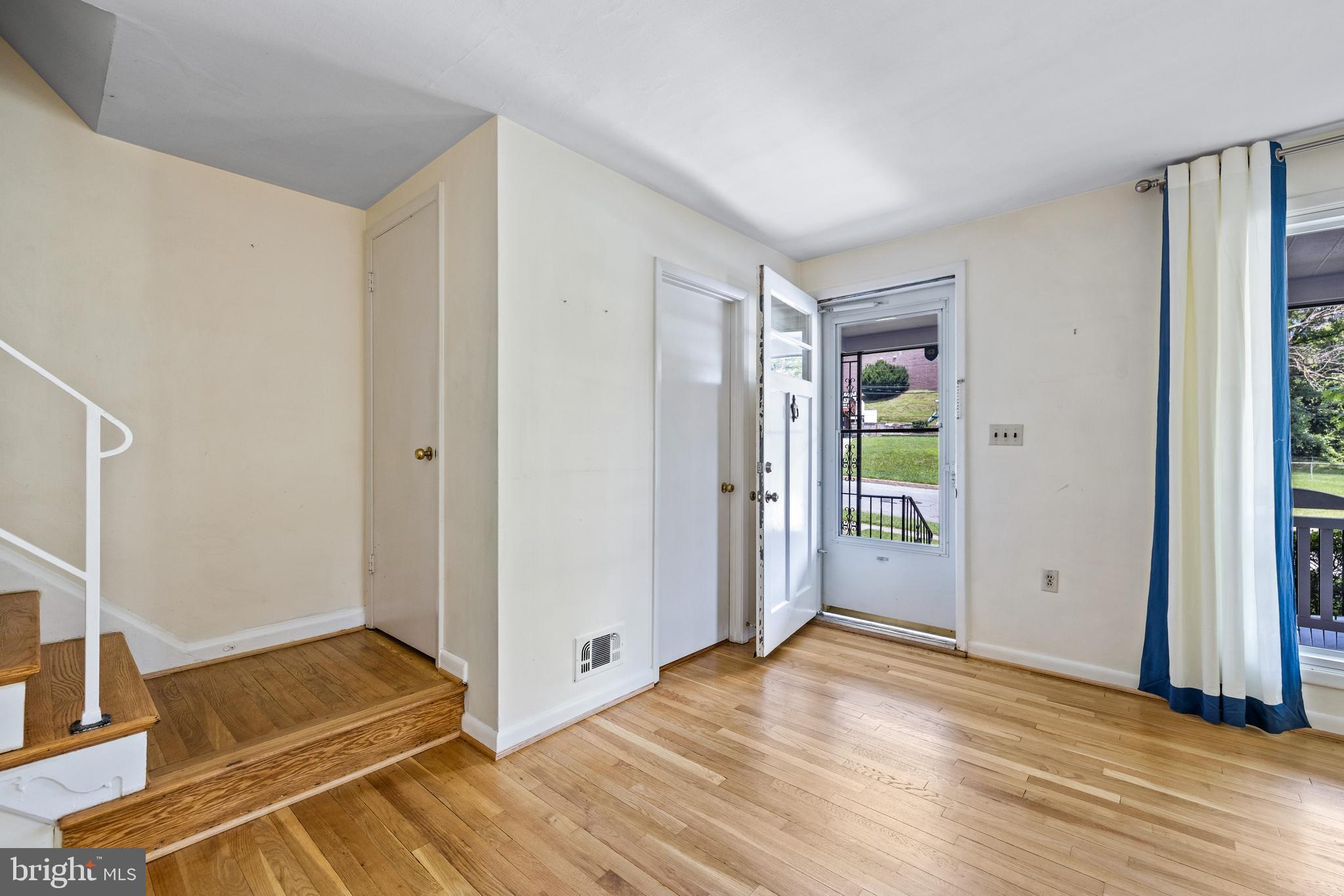 GLENMONT - Residential