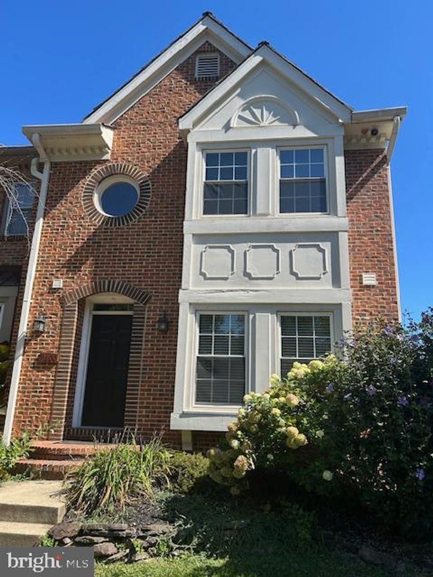 Freshly painted and move-in ready, this spacious 3-level all-brick end-unit condo in the desirable Penderbrook community offers 3 bedrooms, 3.5 bathrooms, double deck outdoor living, a finished basement with bar, fireplace, and large storage area, plus plenty of closets throughout. With over 2,300 sq. ft. of living space, the home features bright open rooms, an upgraded kitchen, and modern finishes. Located just minutes from Fair Oaks Mall, Fairfax Corner, dining, shopping, and major commuter routes (I-66, Rt. 50, Fairfax County Parkway), residents also enjoy access to community amenities including golf, pool, tennis, fitness center, and trails. Zoned for Waples Mill ES, Franklin MS, and Oakton HS. 

Requirements: 1. No Eviction History 2. Monthly Income 3x monthly rent 3. Great Credit (>700) 4. Great Rental History

Available for immediate move-in; tenant pays utilities.