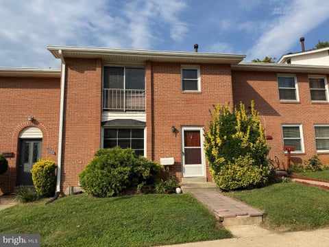 Condo For Sale - 17704 Topfield Drive #9-C<br/> GAITHERSBURG, MD 20877