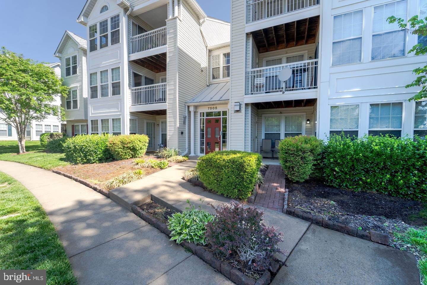 SOUTH MEADOWS - Residential