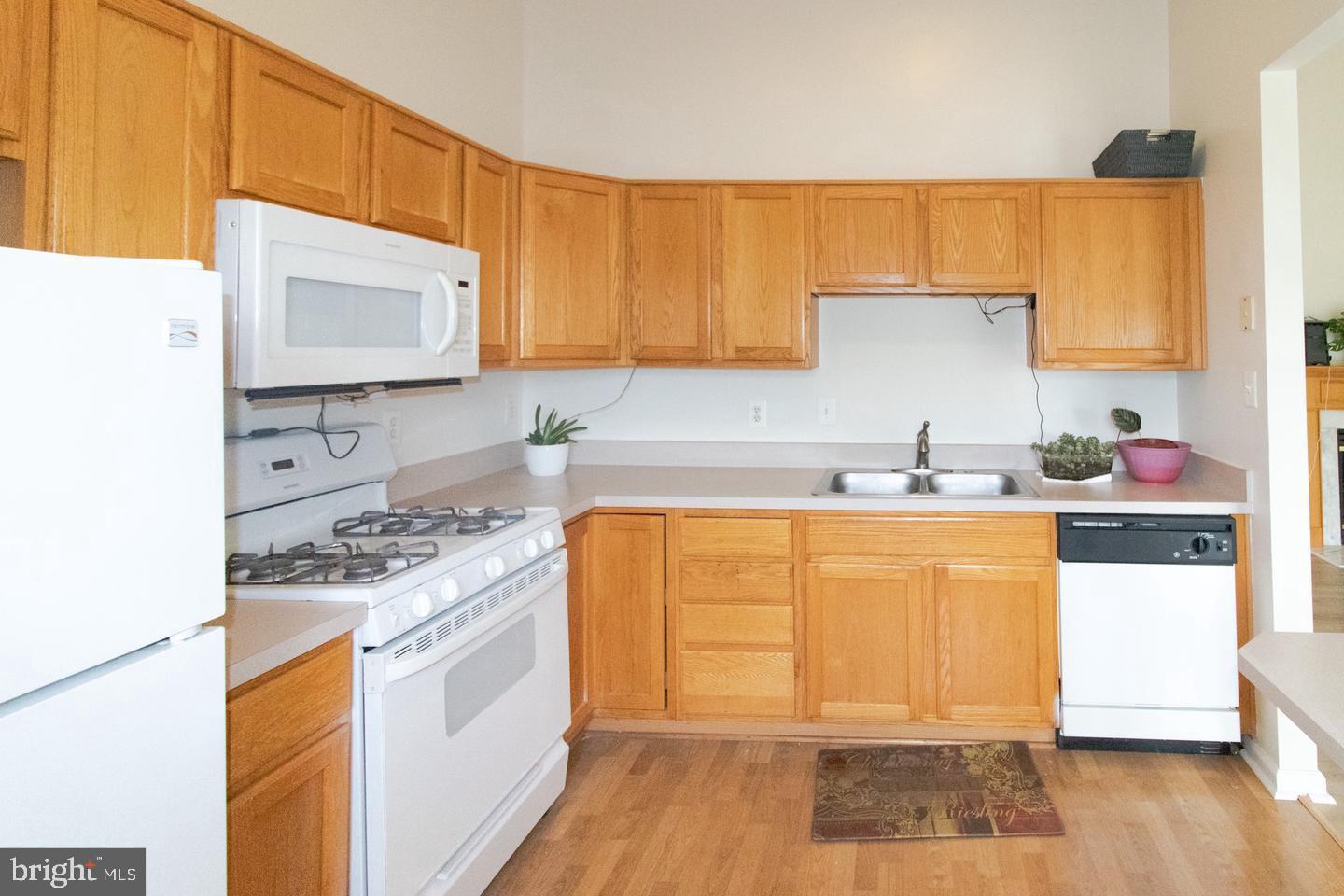 SOUTH MEADOWS - Residential