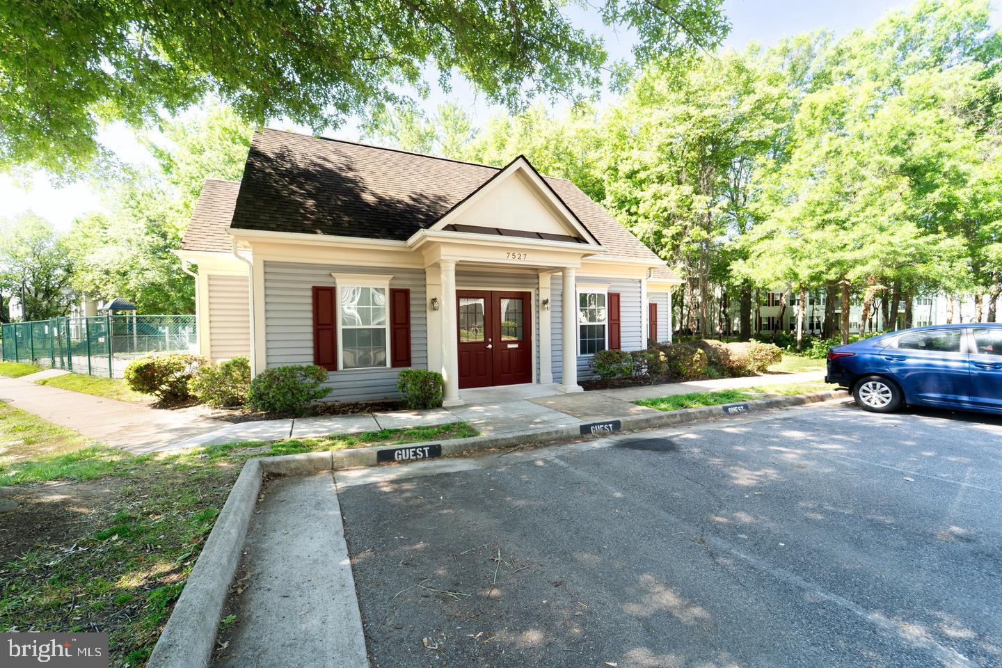 SOUTH MEADOWS - Residential