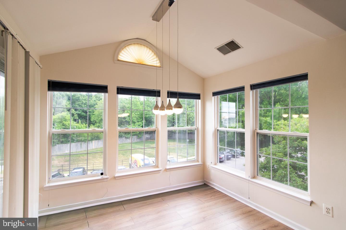 SOUTH MEADOWS - Residential