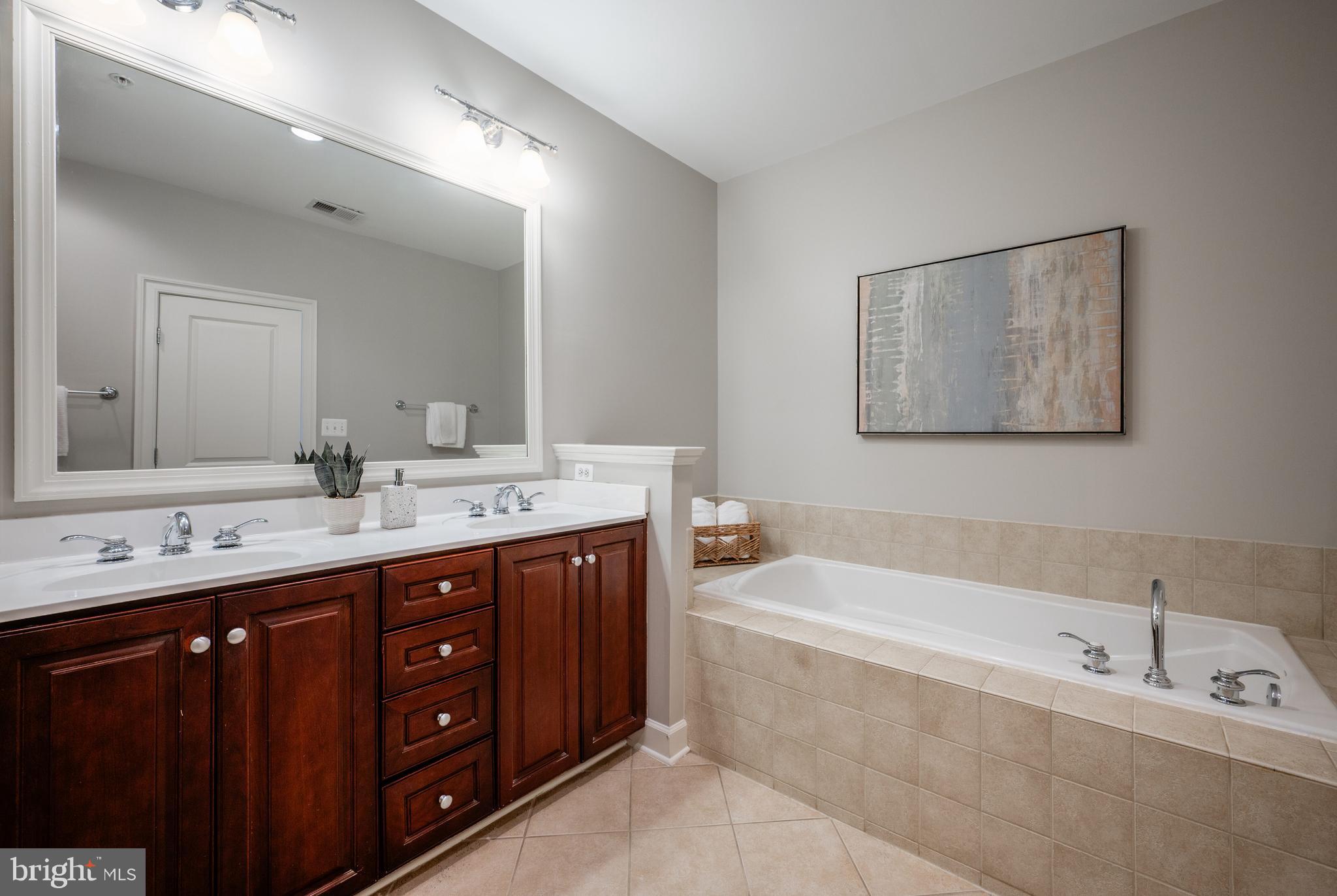 CHATHAM SQUARE - Residential