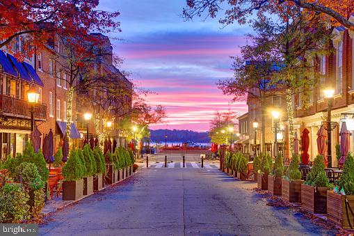 CHATHAM SQUARE - Residential