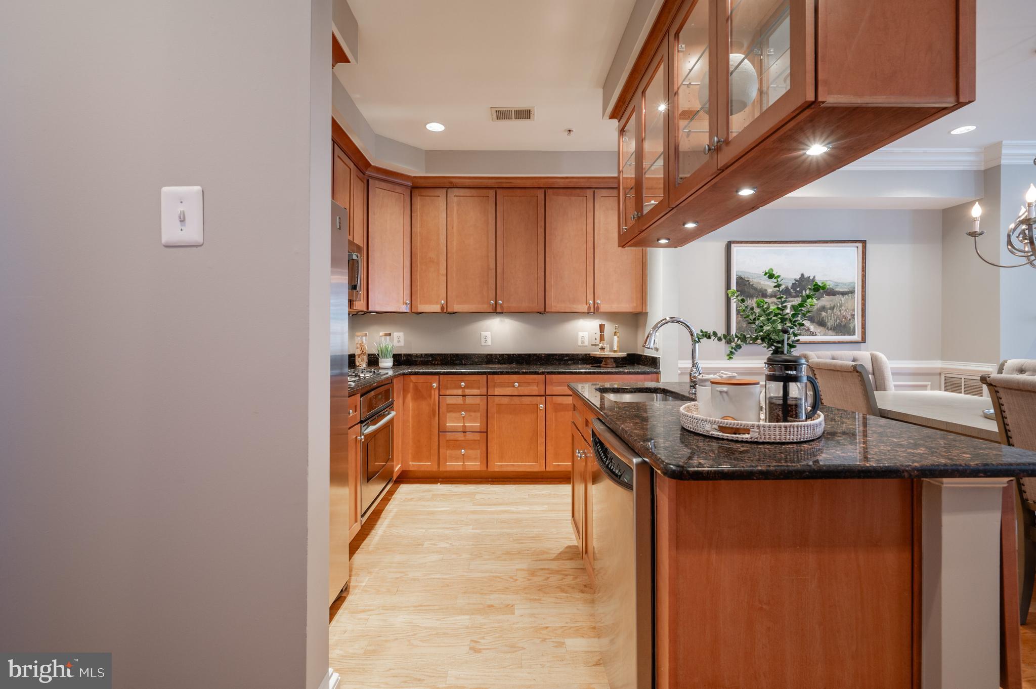 CHATHAM SQUARE - Residential