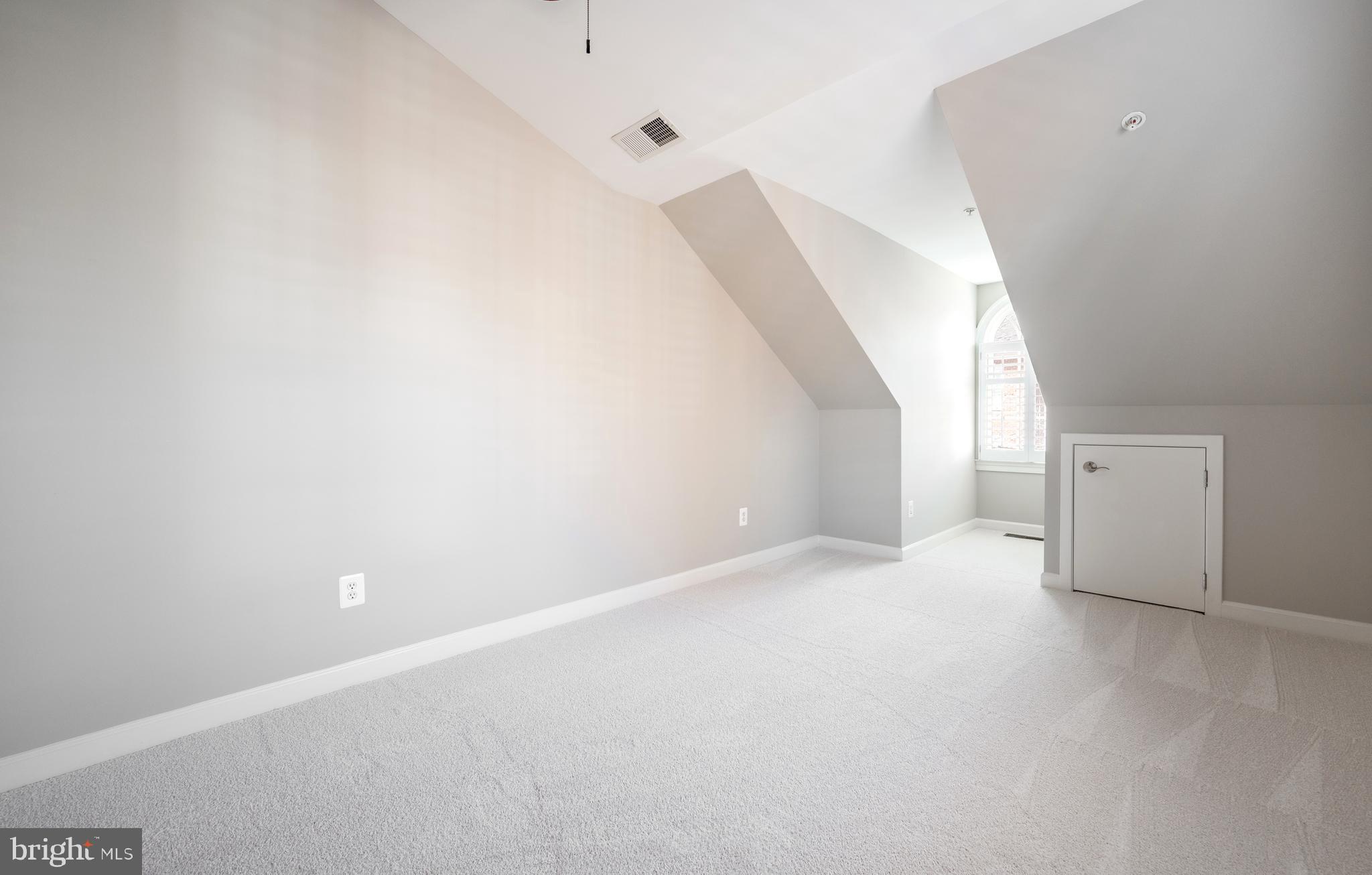 CHATHAM SQUARE - Residential