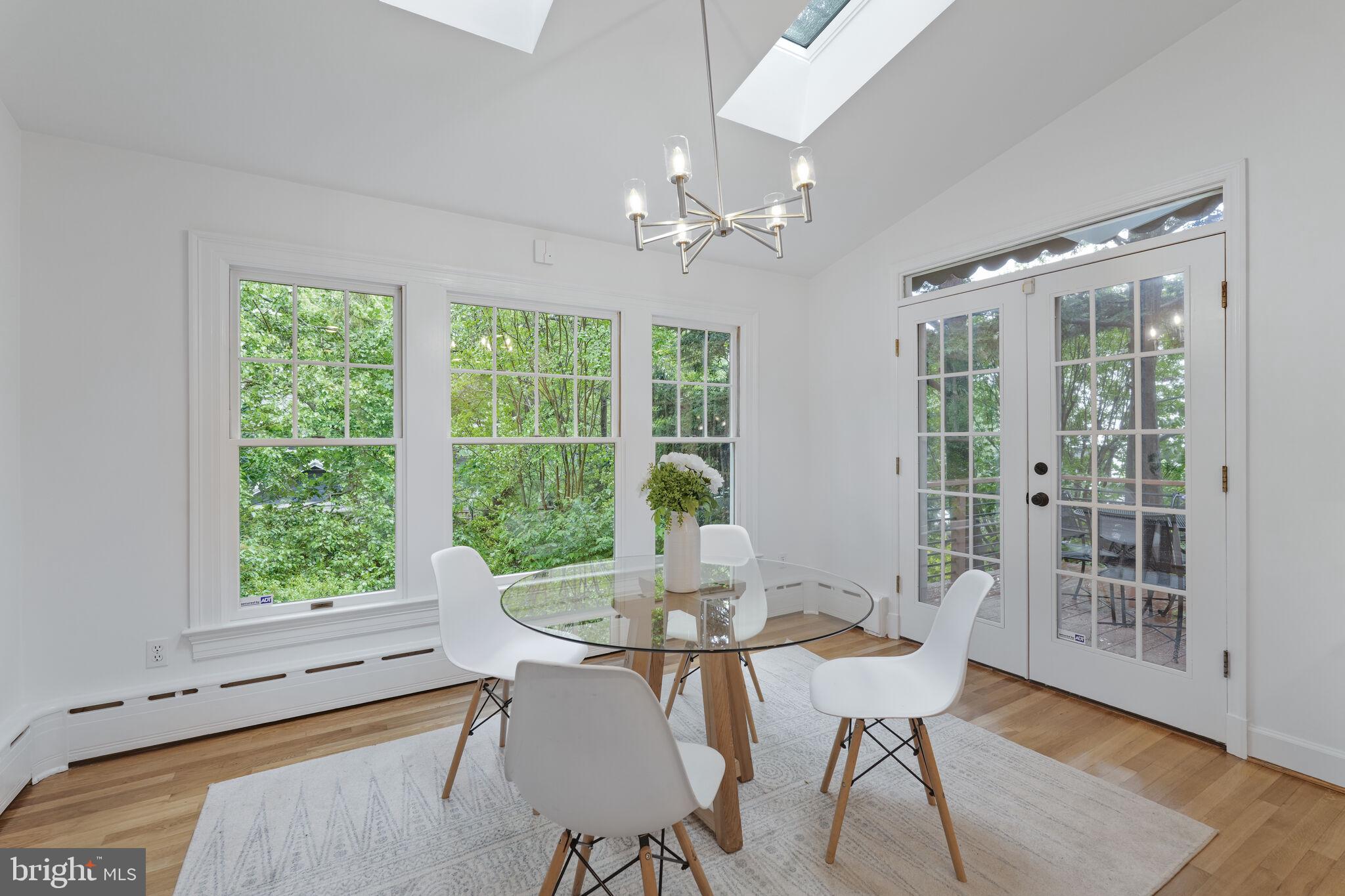 CHEVY CHASE - Residential
