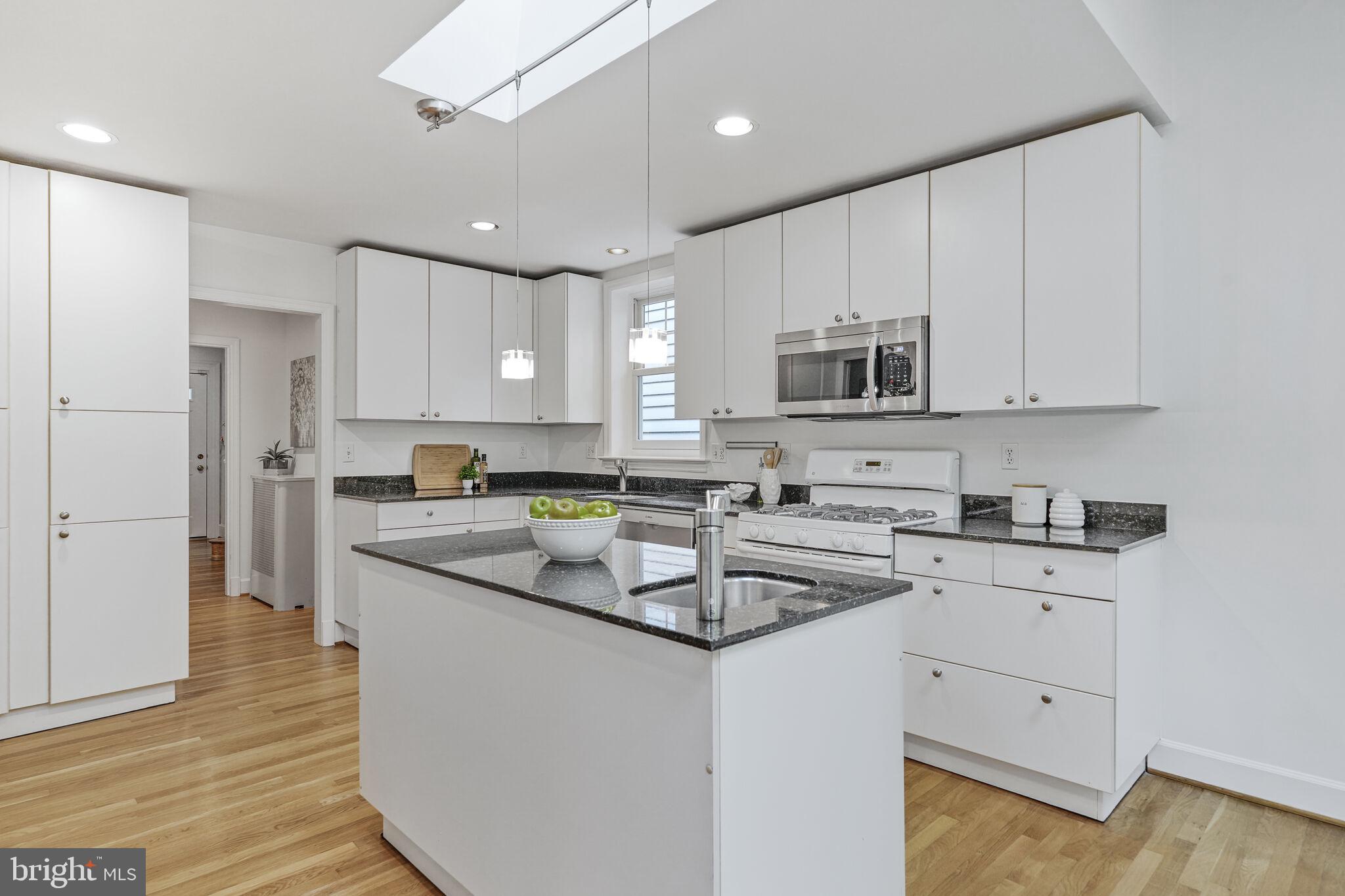 CHEVY CHASE - Residential