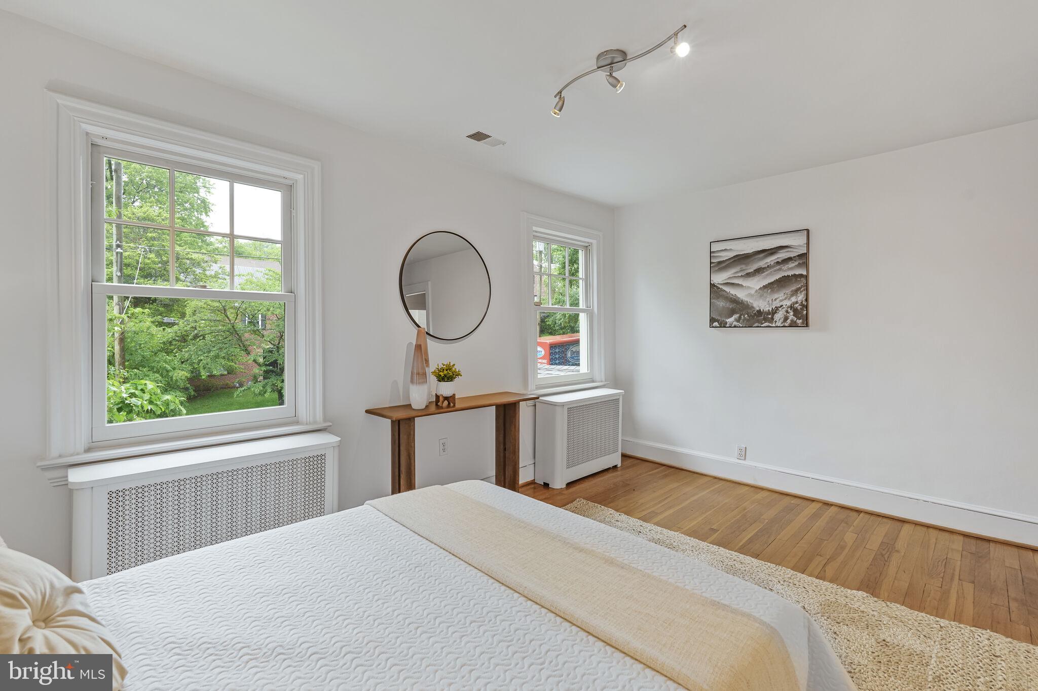 CHEVY CHASE - Residential