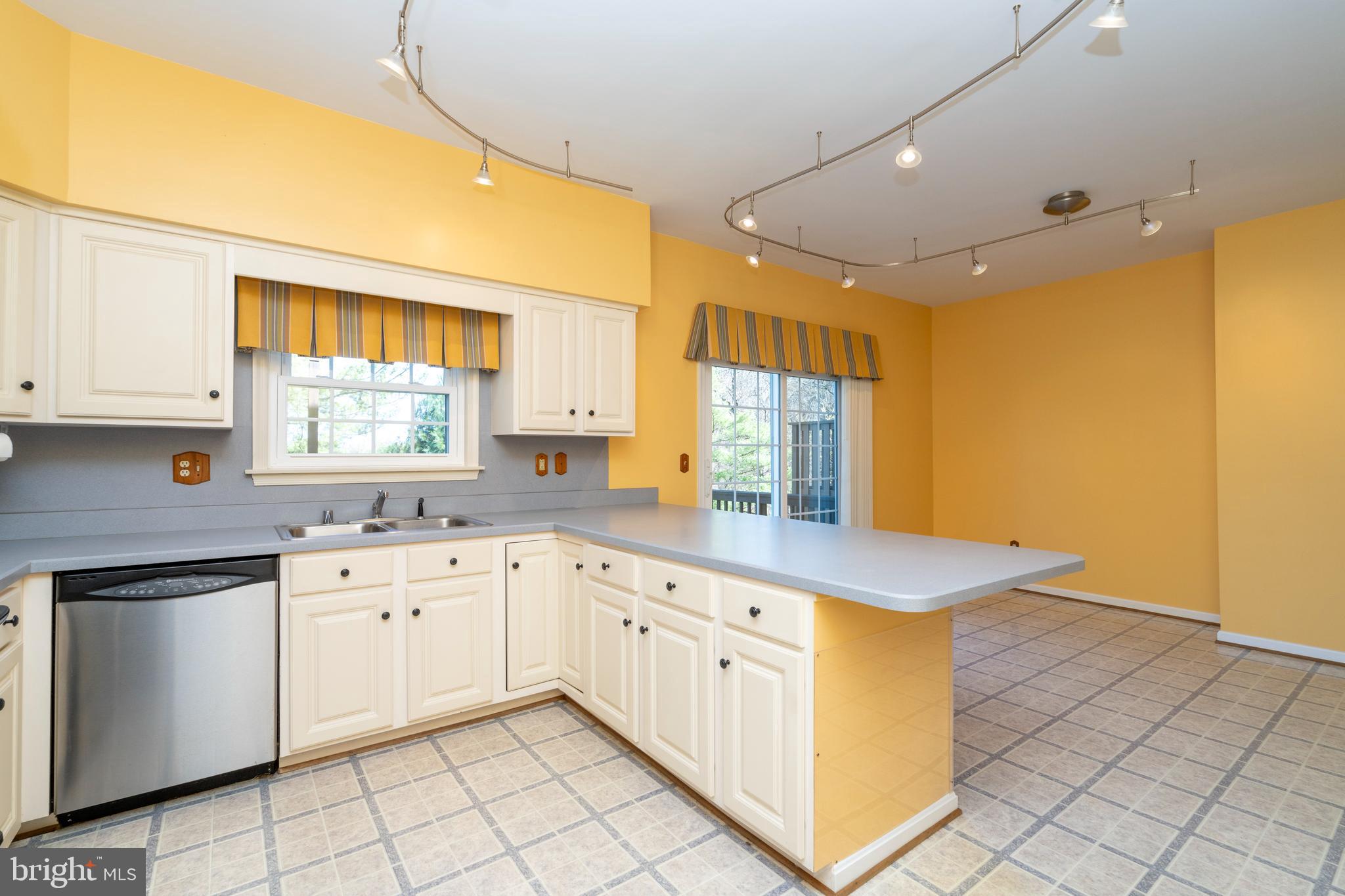 GOUCHER WOODS - Residential