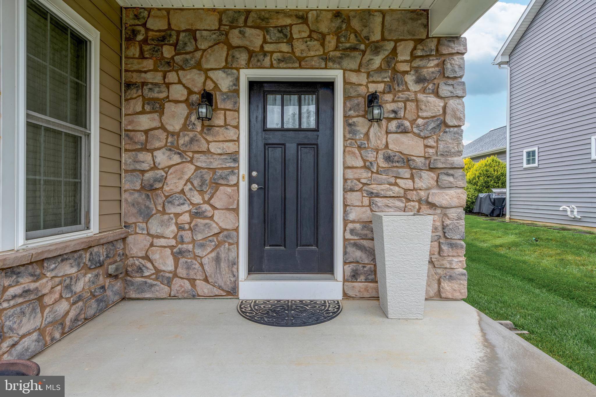 659 CHISWELL PLACE