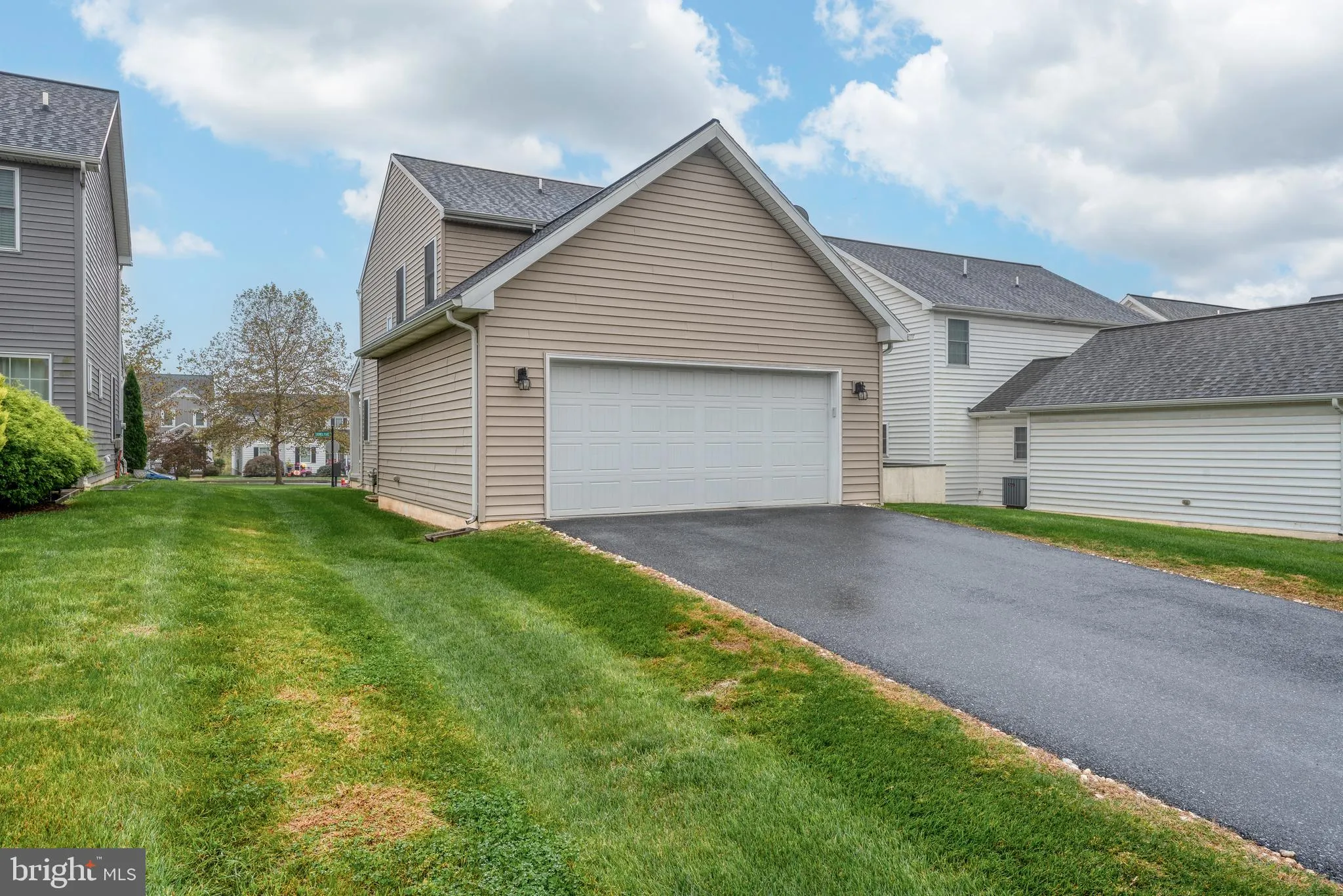 Lancaster, Pennsylvania 17601, United States, 3 Bedrooms Bedrooms, ,3 BathroomsBathrooms,Residential,Coming Soon,227470