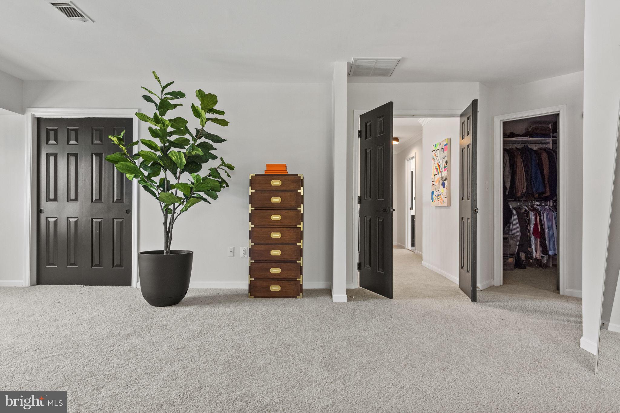 SILVERBROOK - Residential