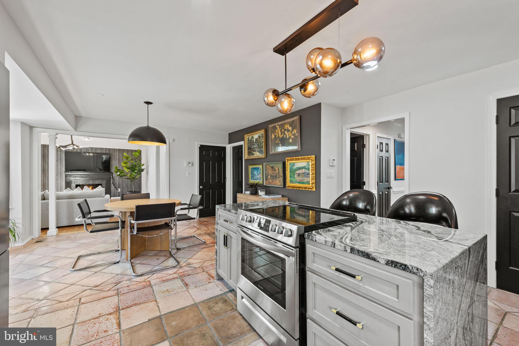 SILVERBROOK - Residential