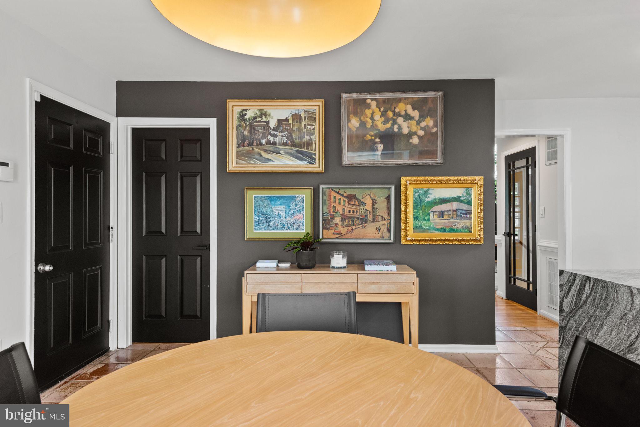 SILVERBROOK - Residential