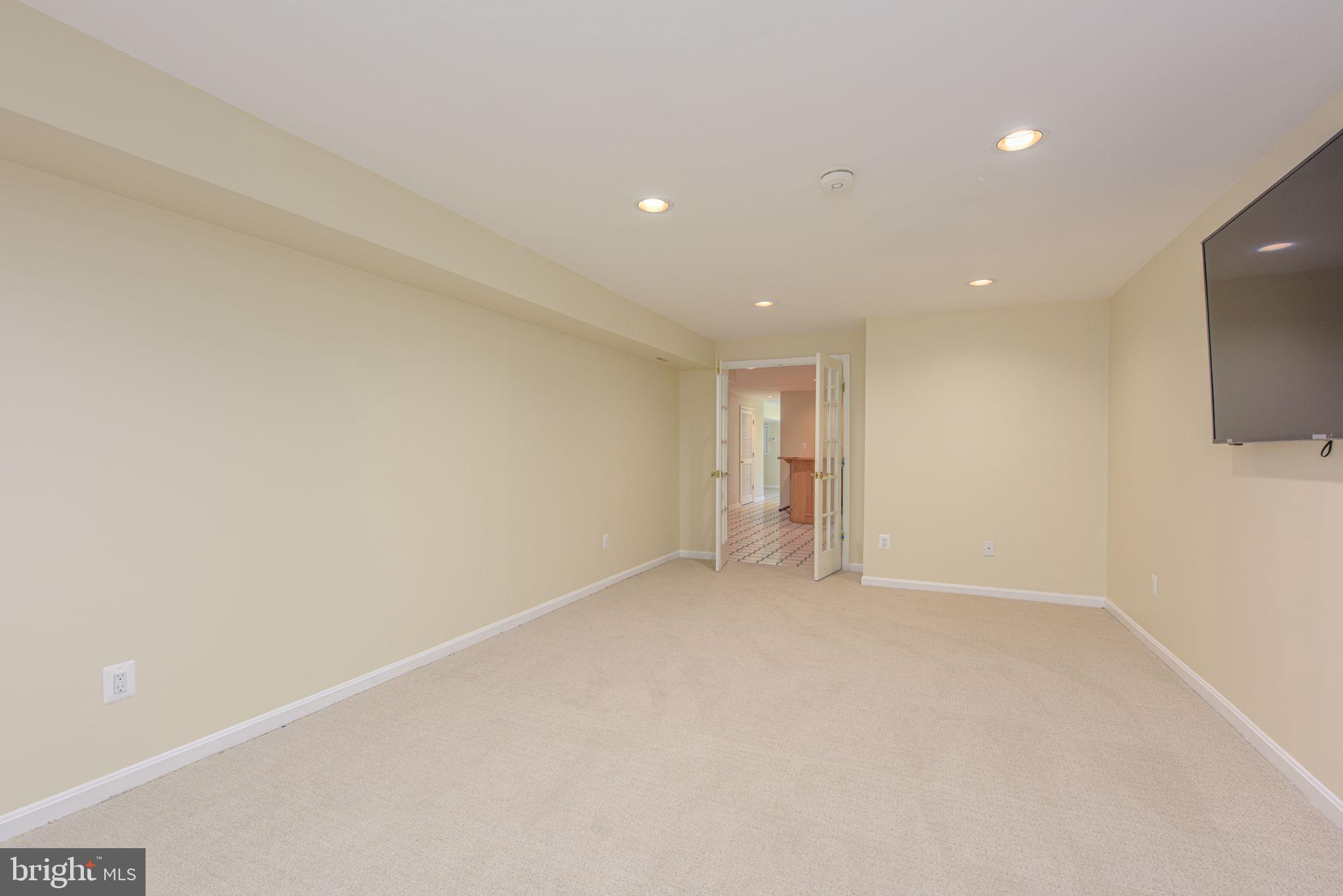 SILVERBROOK - Residential