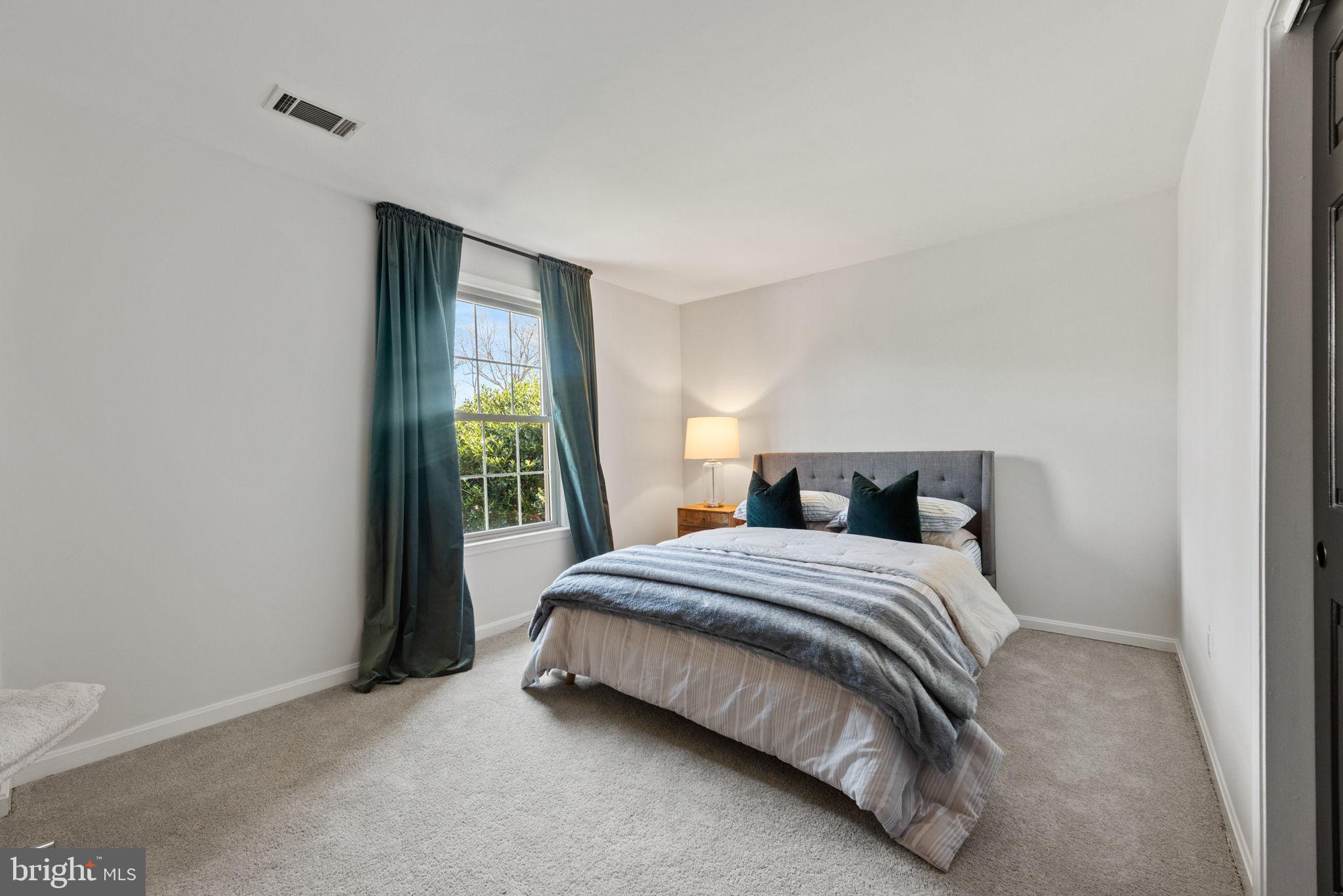 SILVERBROOK - Residential