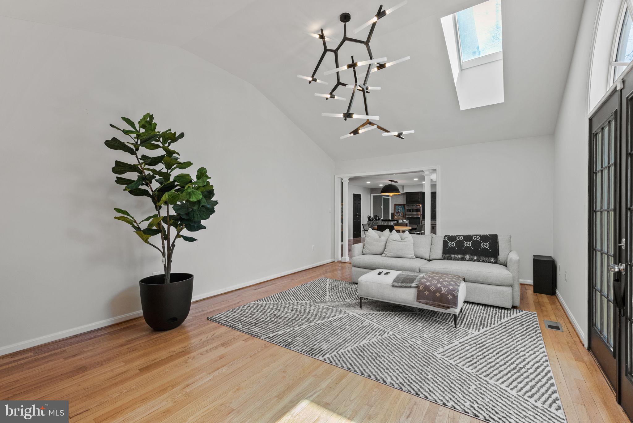 SILVERBROOK - Residential