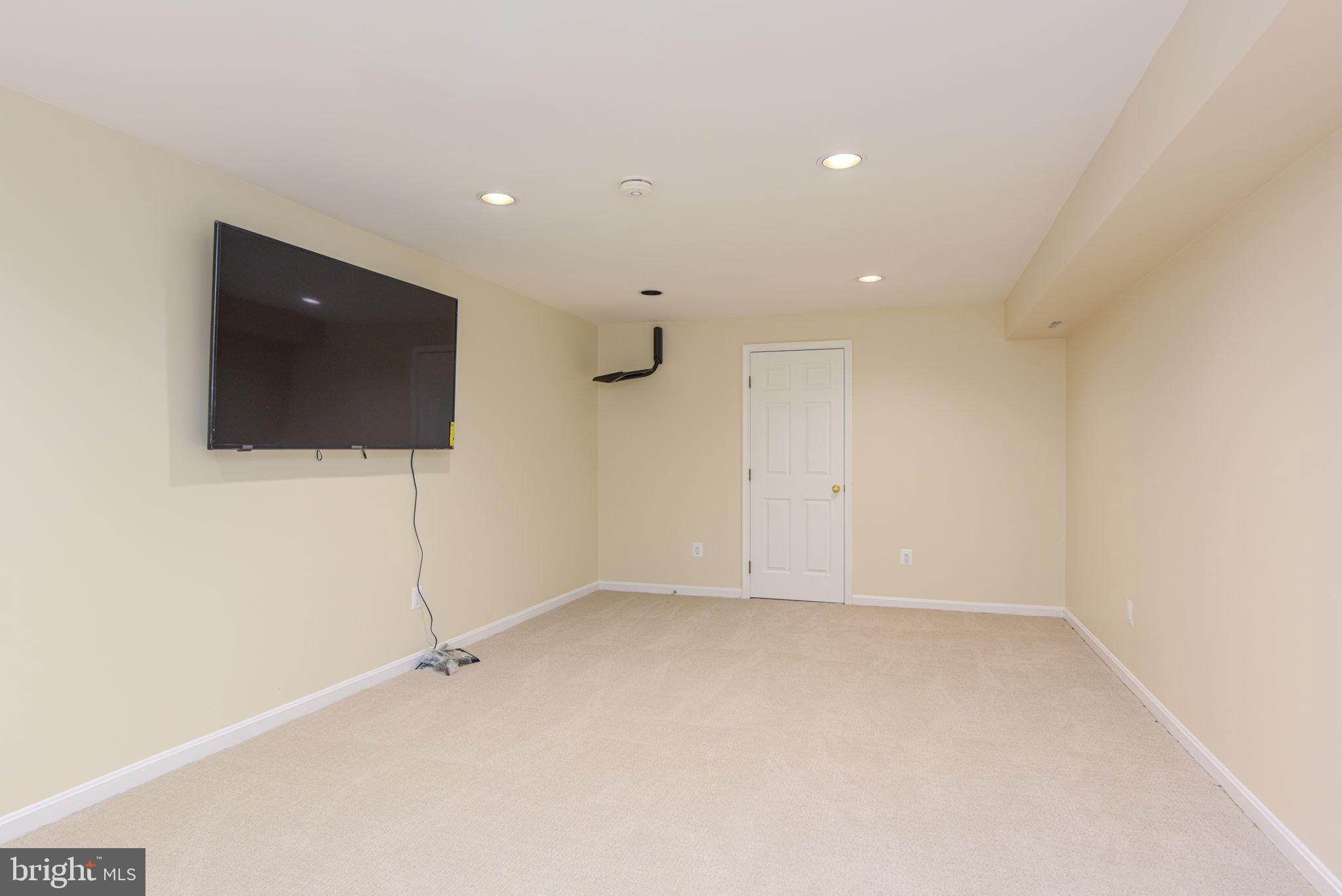 SILVERBROOK - Residential