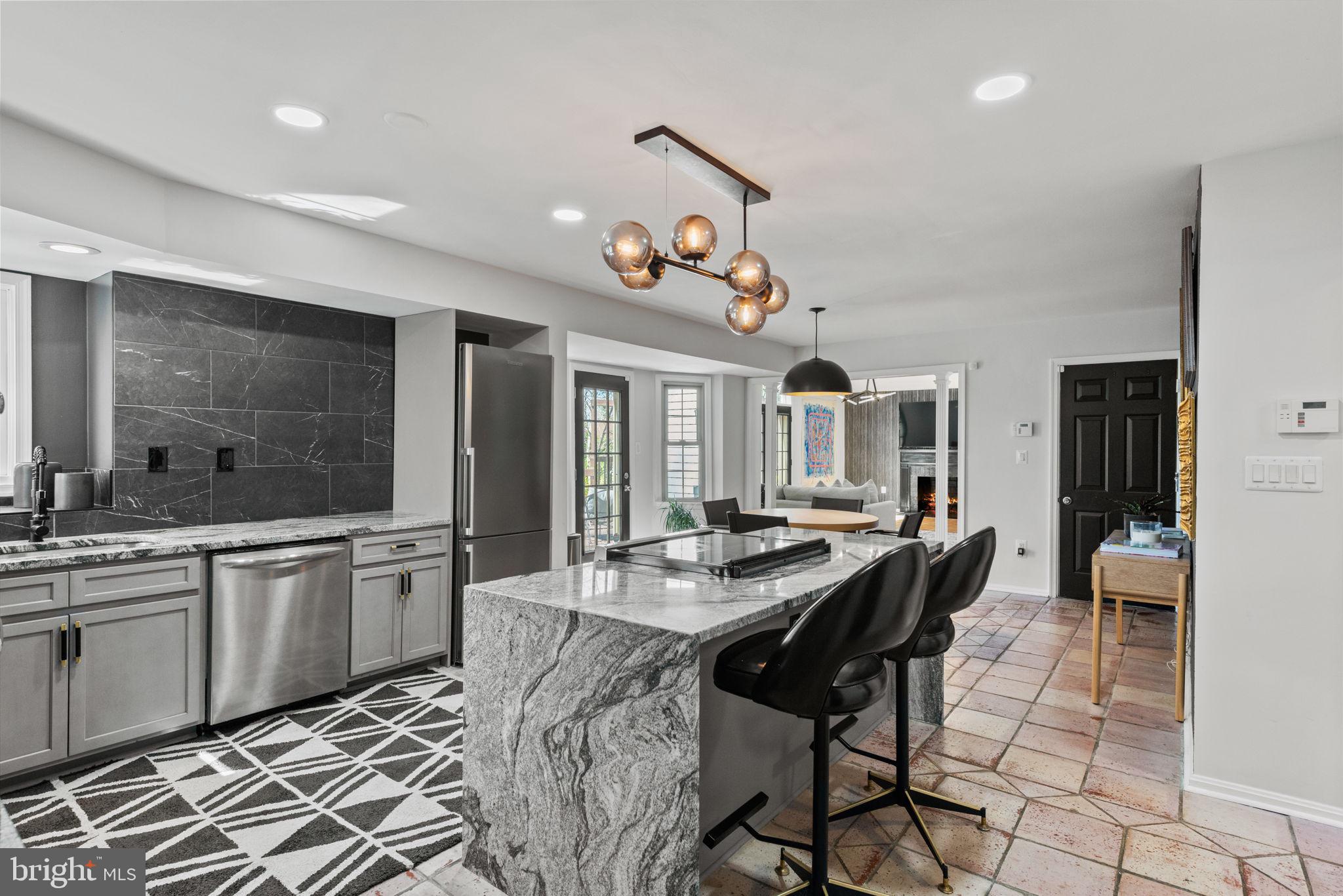 SILVERBROOK - Residential