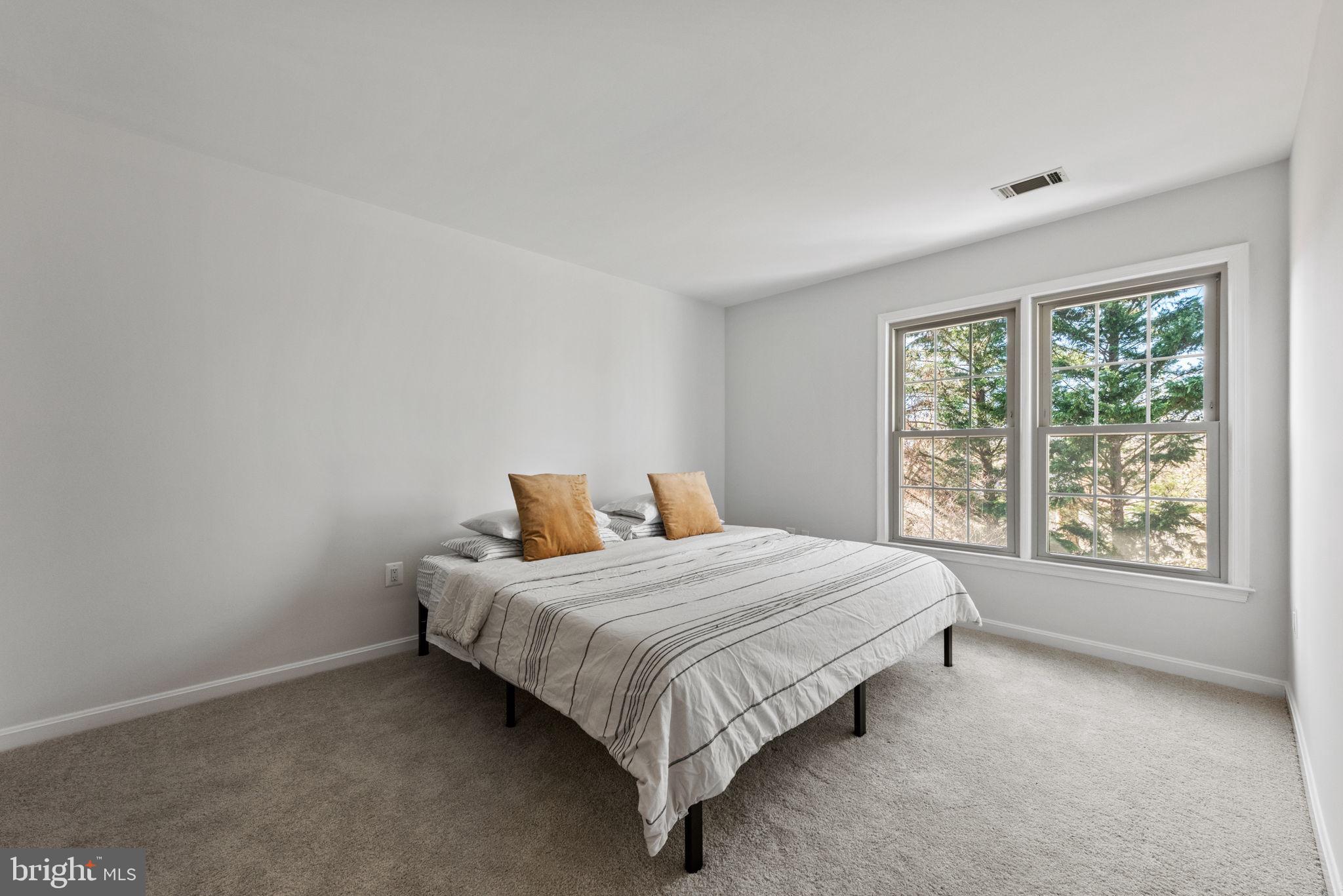 SILVERBROOK - Residential