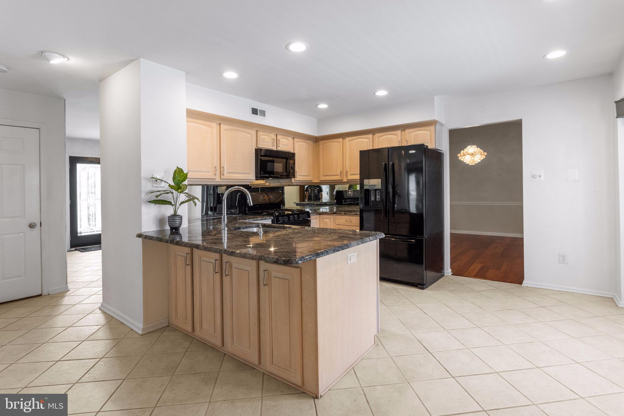 NEWTOWN GATE - Residential