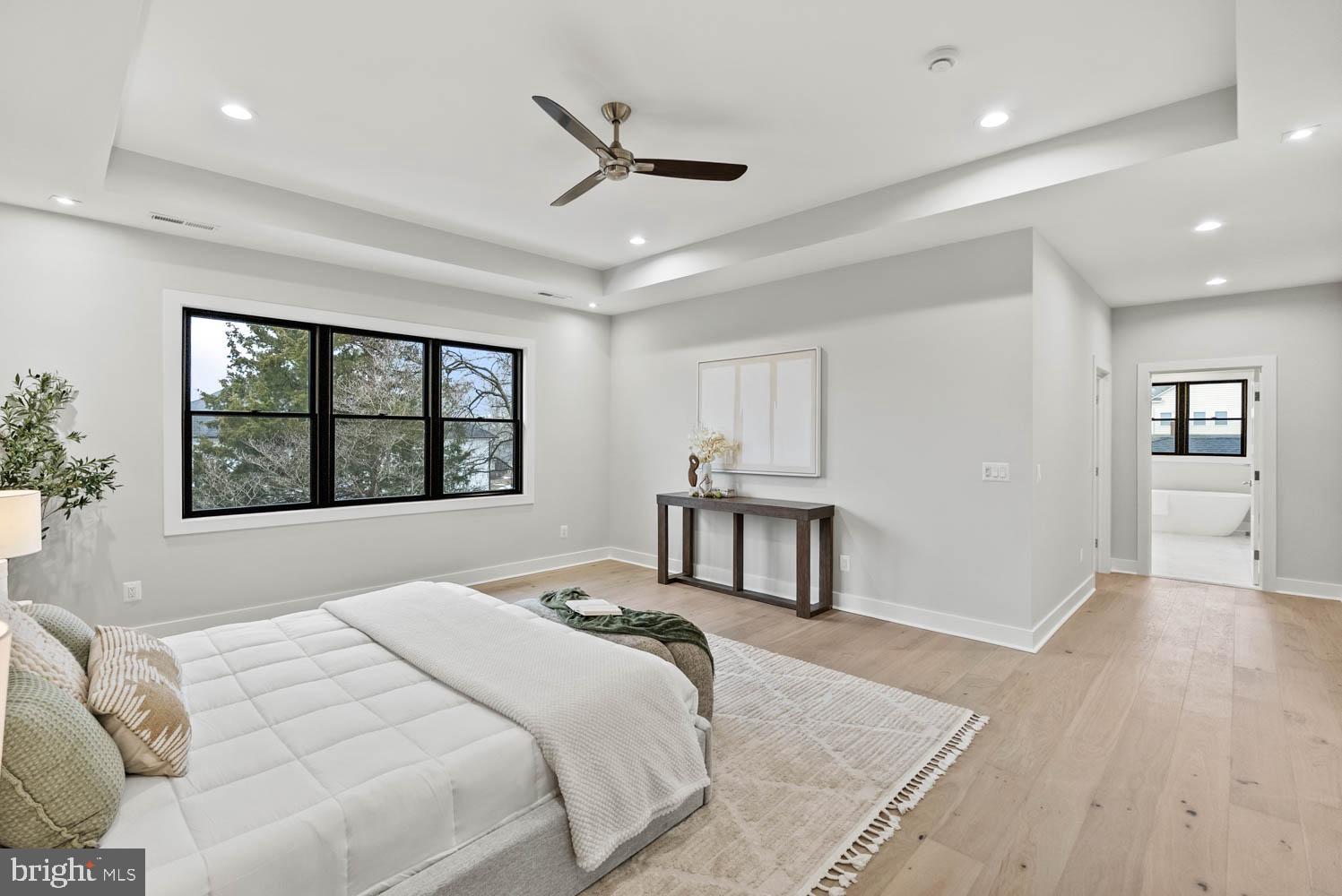 VIENNA WOODS - Residential