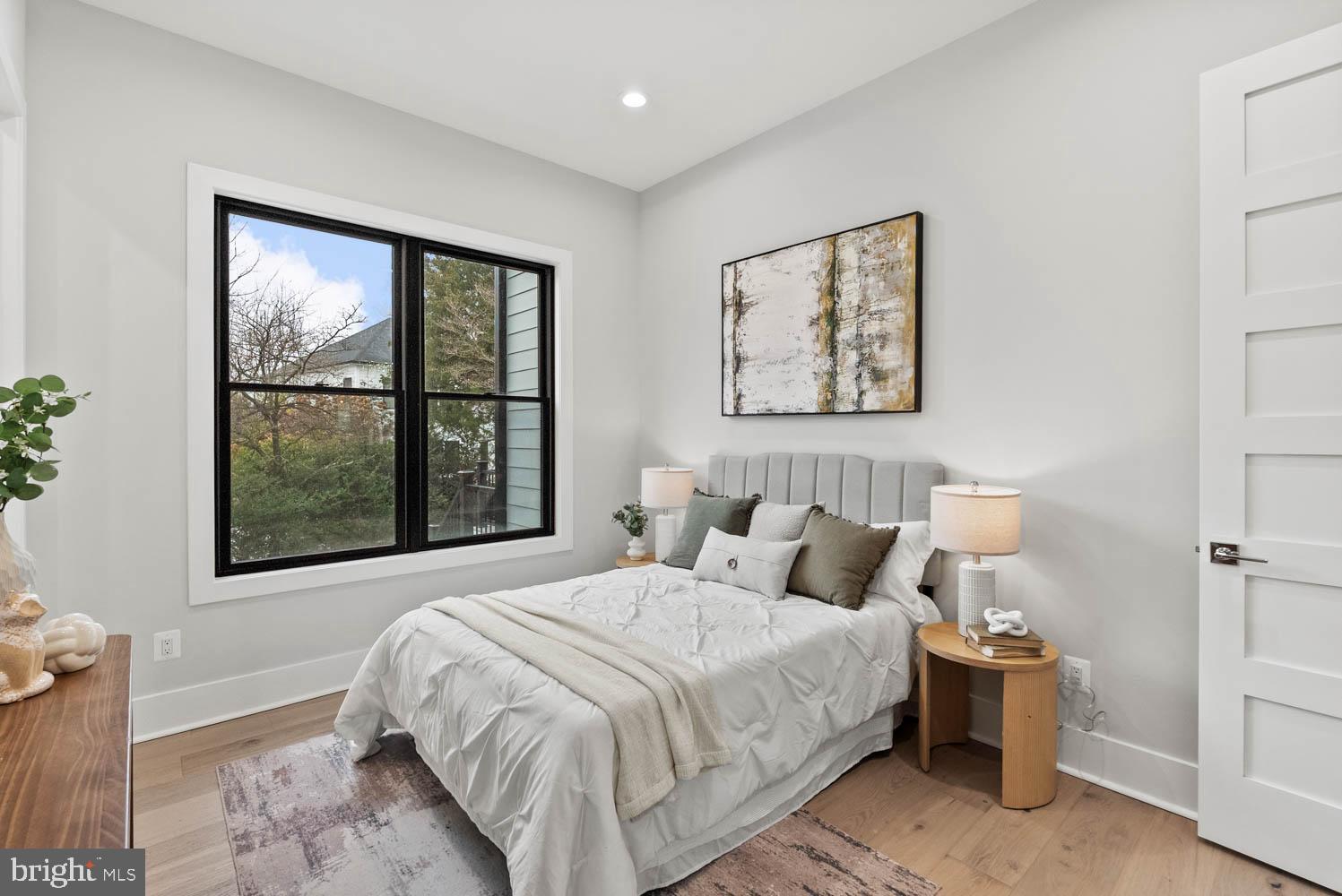 VIENNA WOODS - Residential