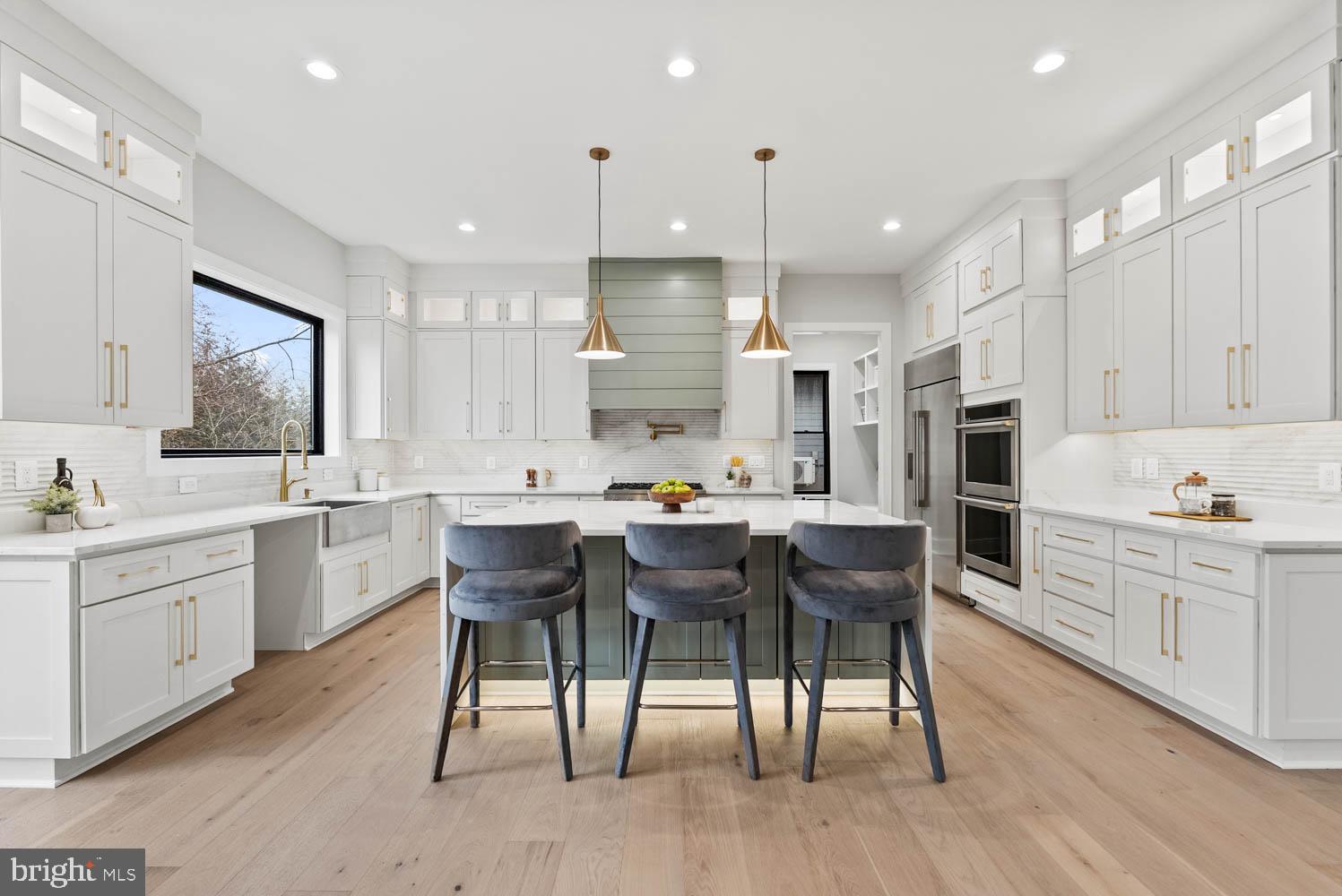 VIENNA WOODS - Residential