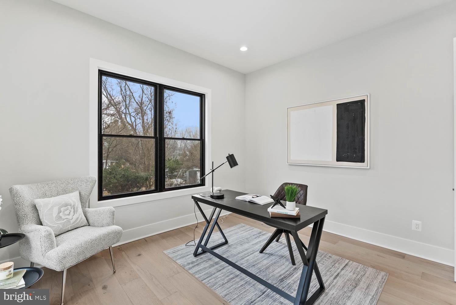 VIENNA WOODS - Residential