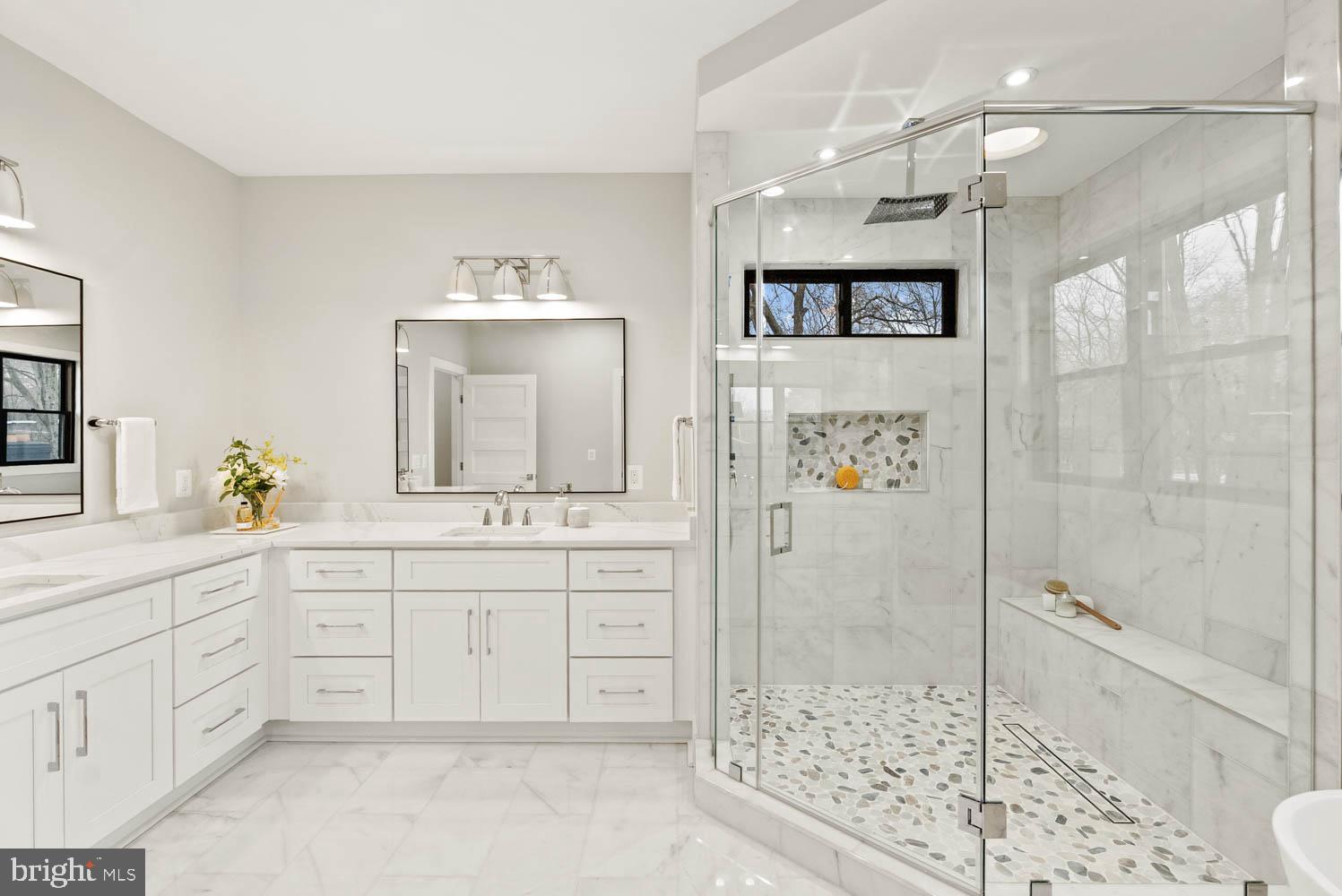 VIENNA WOODS - Residential