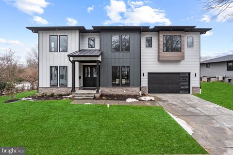 402 MARSHALL ROAD SW VIENNA VA 22180