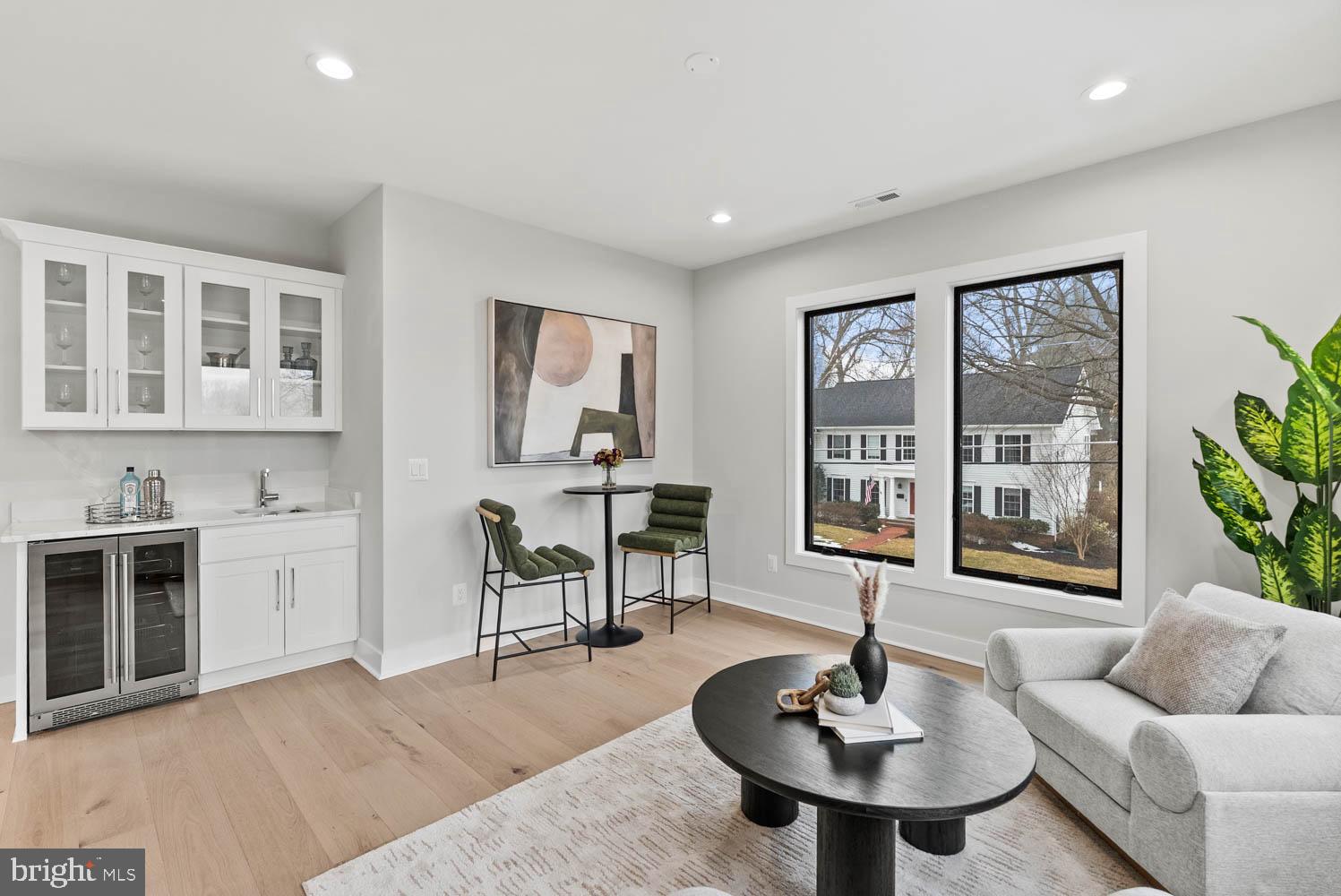 VIENNA WOODS - Residential