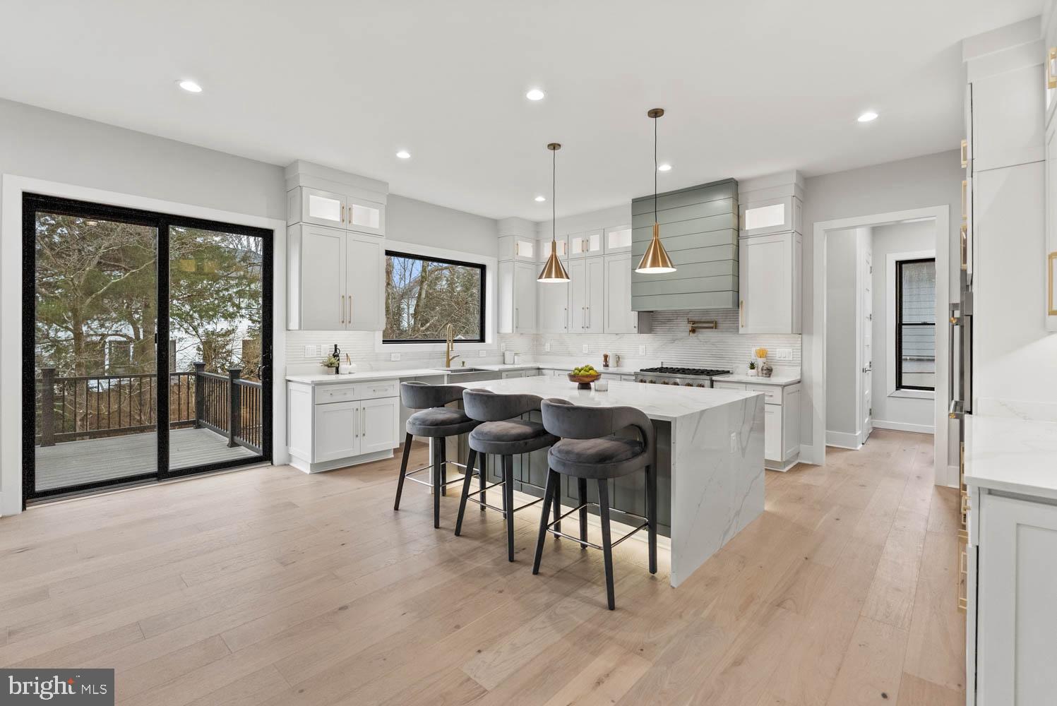 VIENNA WOODS - Residential